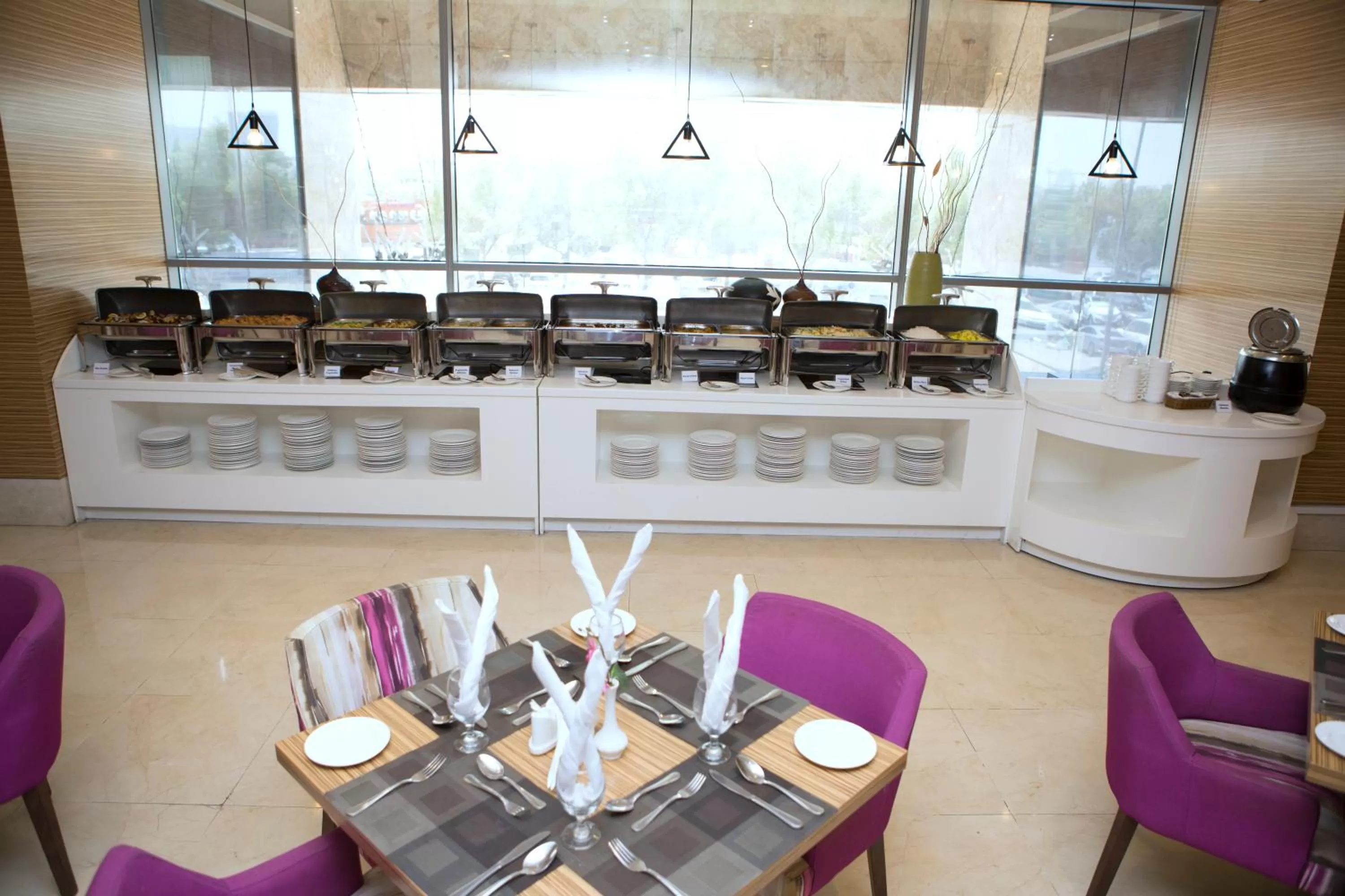 Restaurant/places to eat in Best Western Plus Pearl Creek