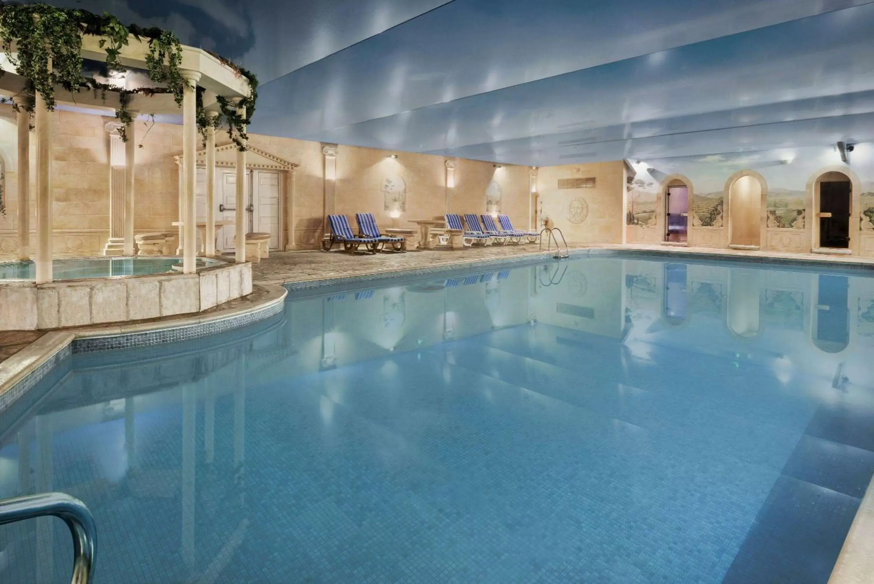 Pool view, Swimming Pool in Cwrt Bleddyn Hotel & Spa