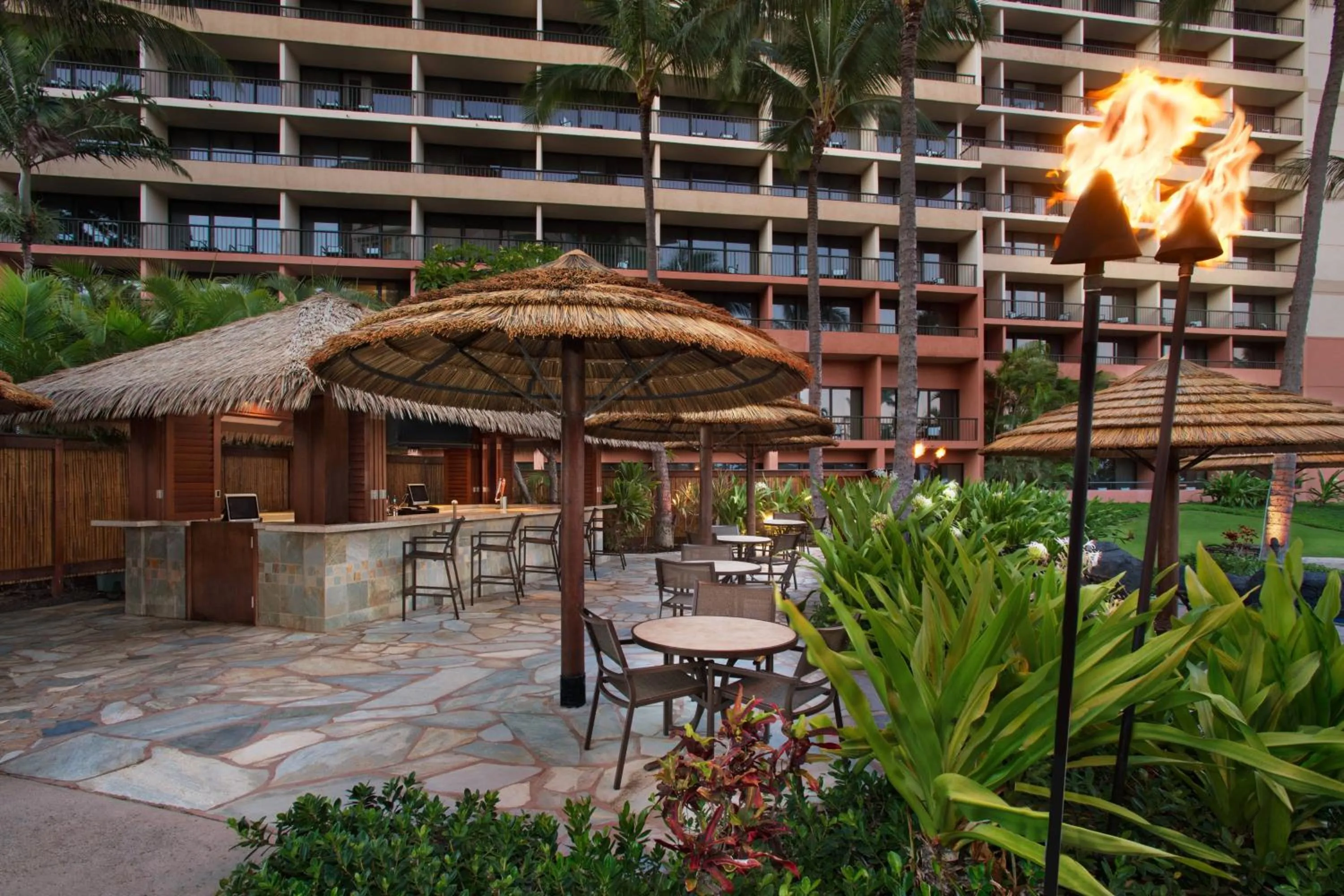 Lounge or bar in Marriott's Maui Ocean Club - Lahaina & Napili Towers