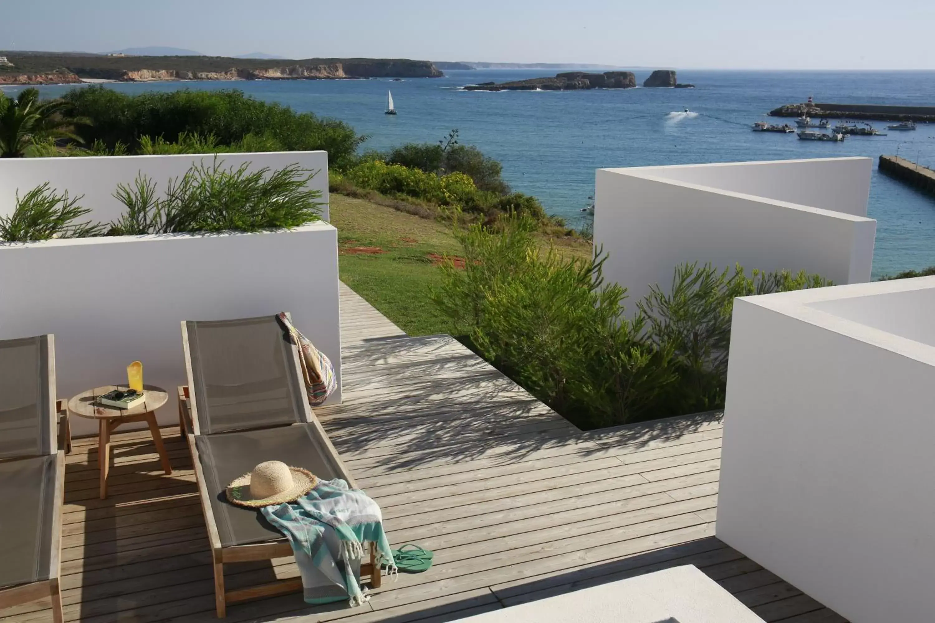 Swimming pool in Memmo Baleeira - Design Hotels