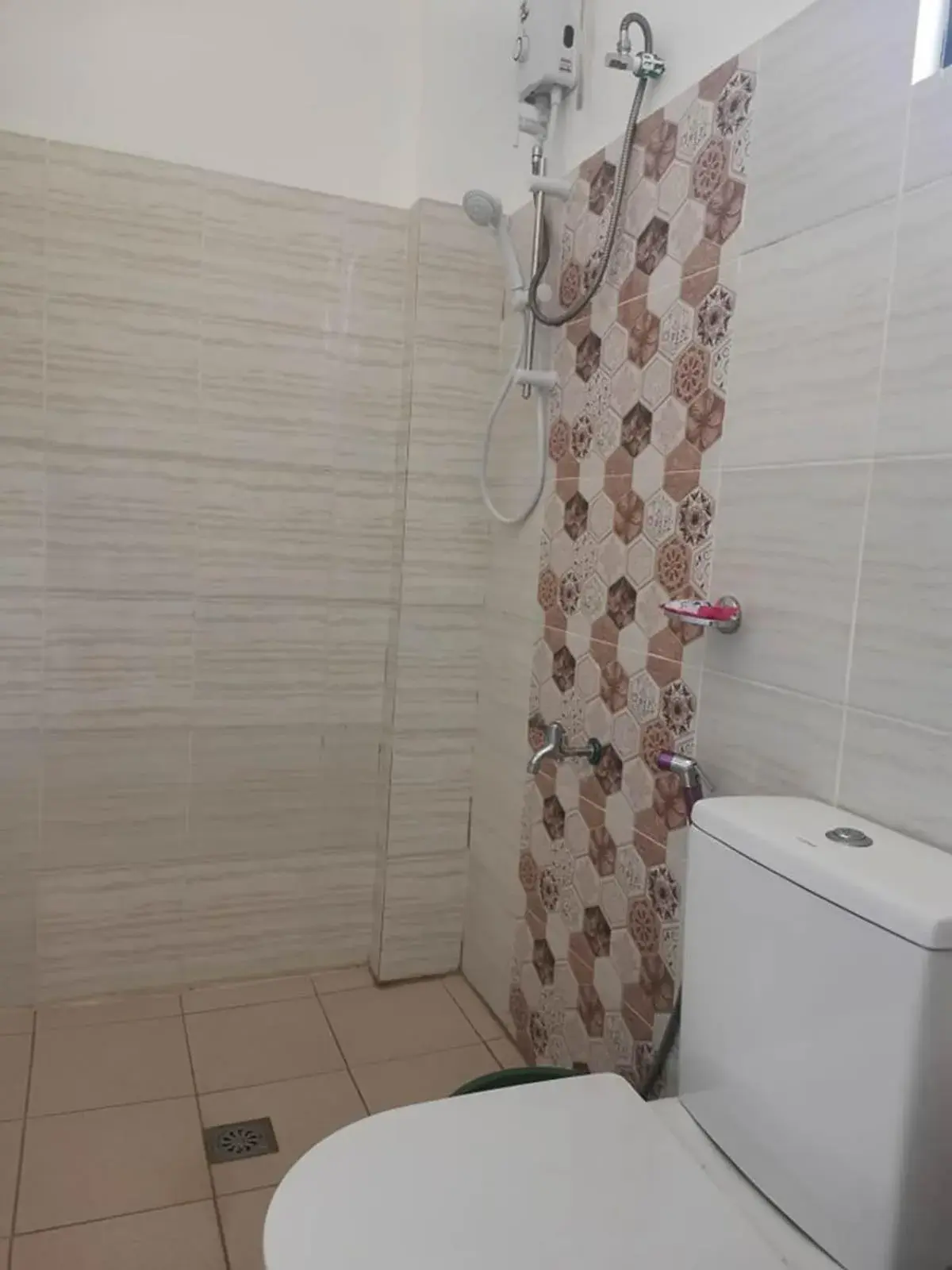 Shower in Island Front - Bangcogon Resort and Restaurant Shower in Island Front - Bangcogon Resort and Restaurant