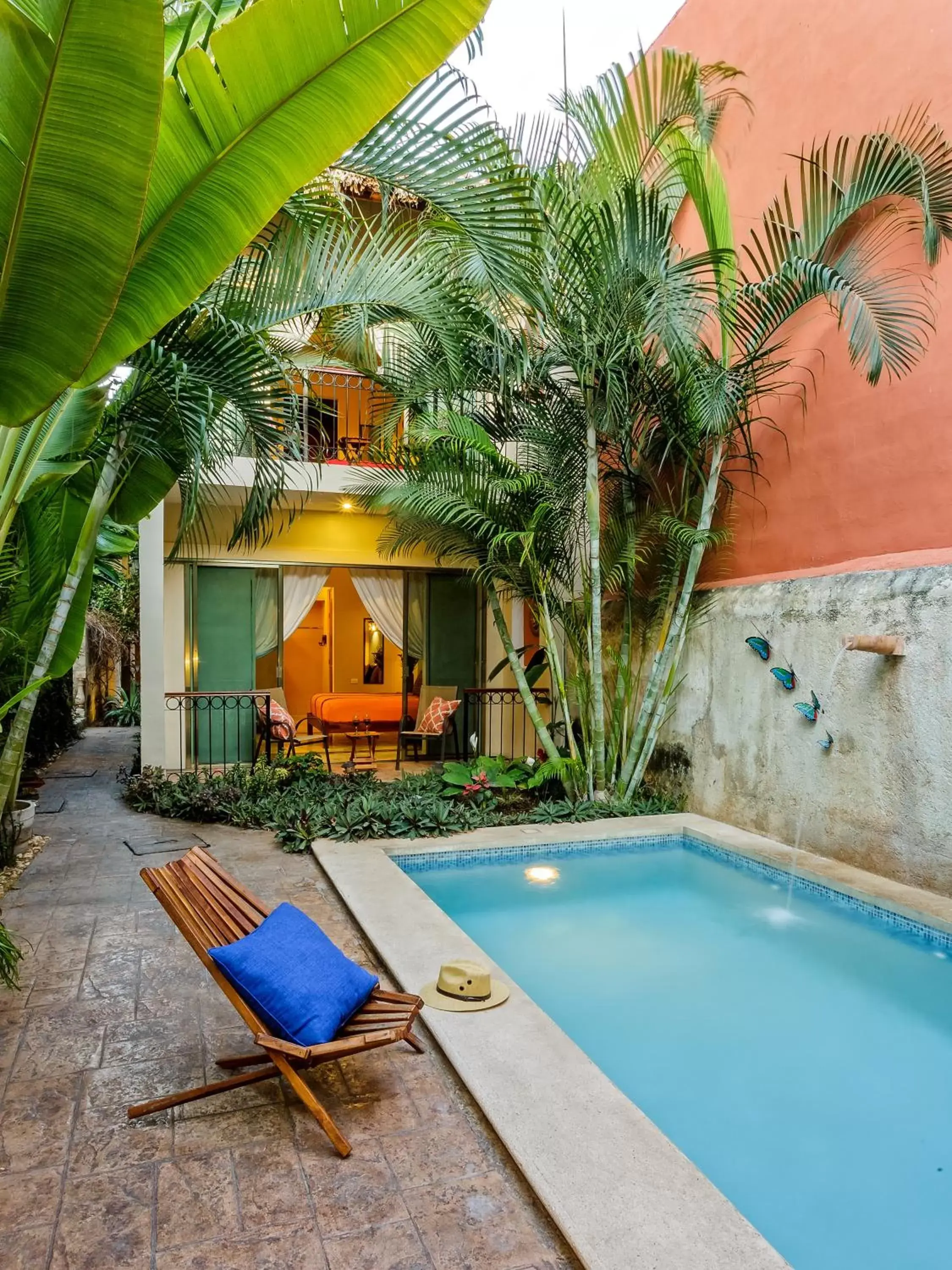 Patio, Swimming Pool in Casa Del Maya Bed & Breakfast