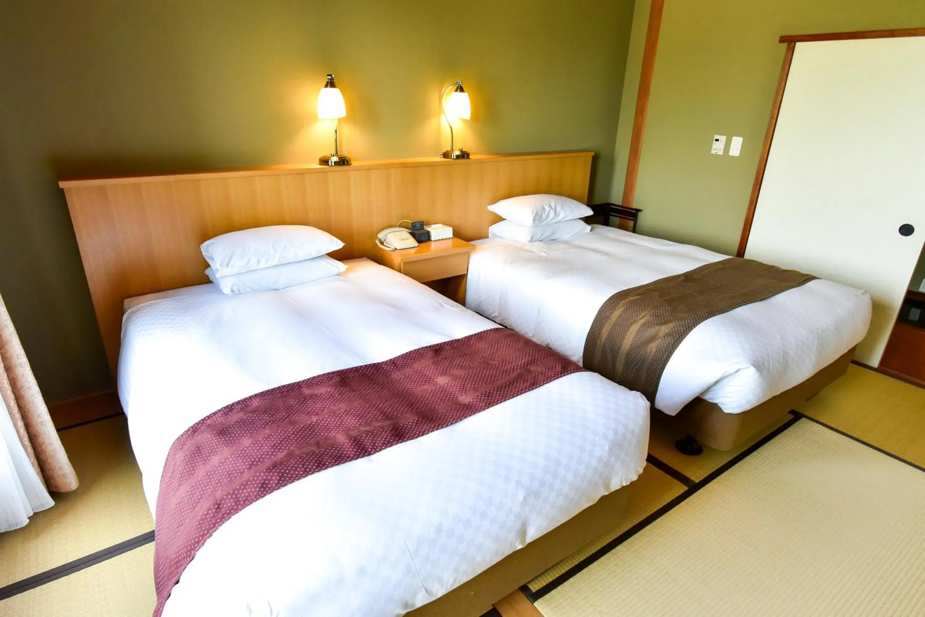 Bed in Kumamoto Hotel Castle