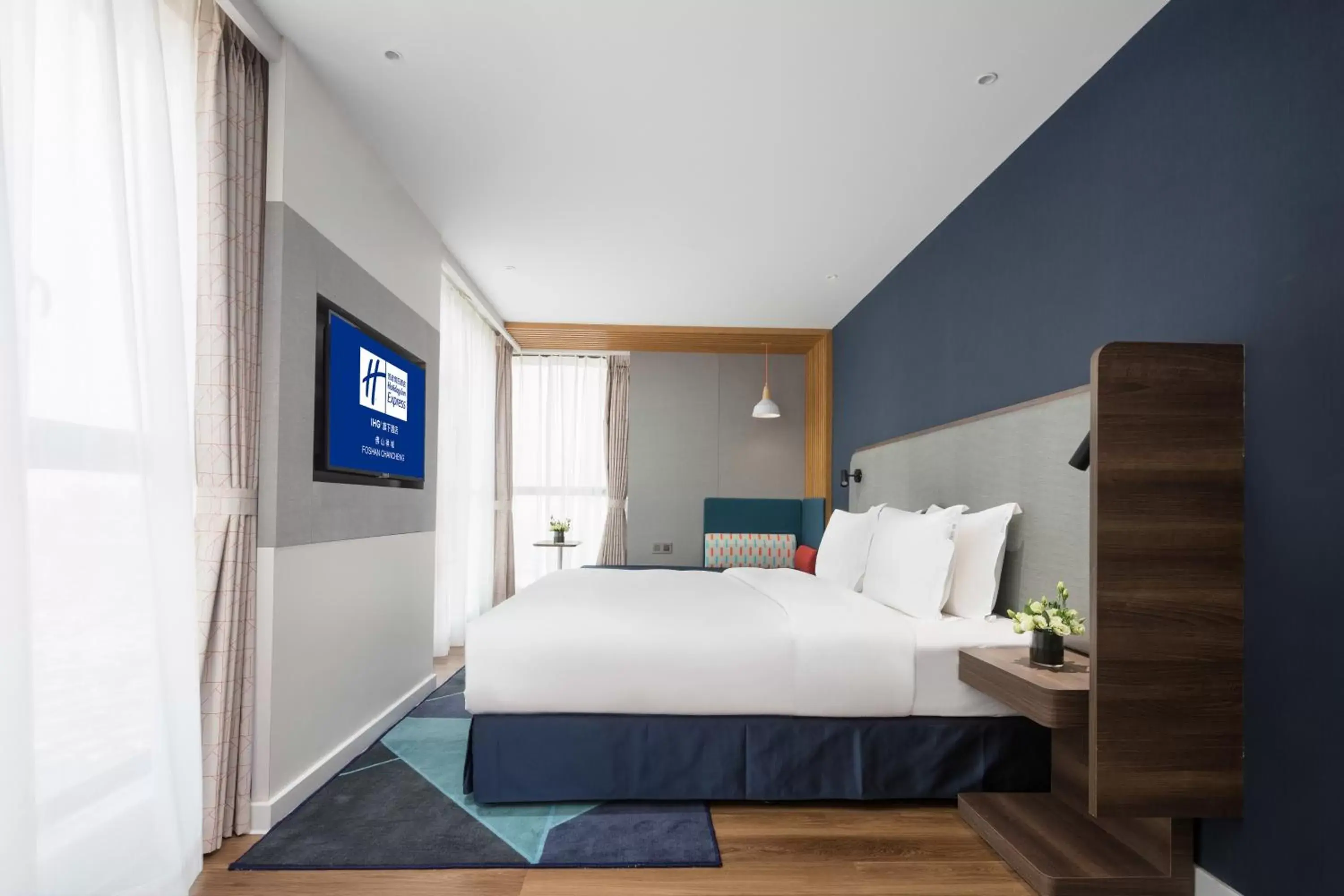 Bed in Holiday Inn Express Foshan Chancheng by IHG Bed in Holiday Inn Express Foshan Chancheng by IHG