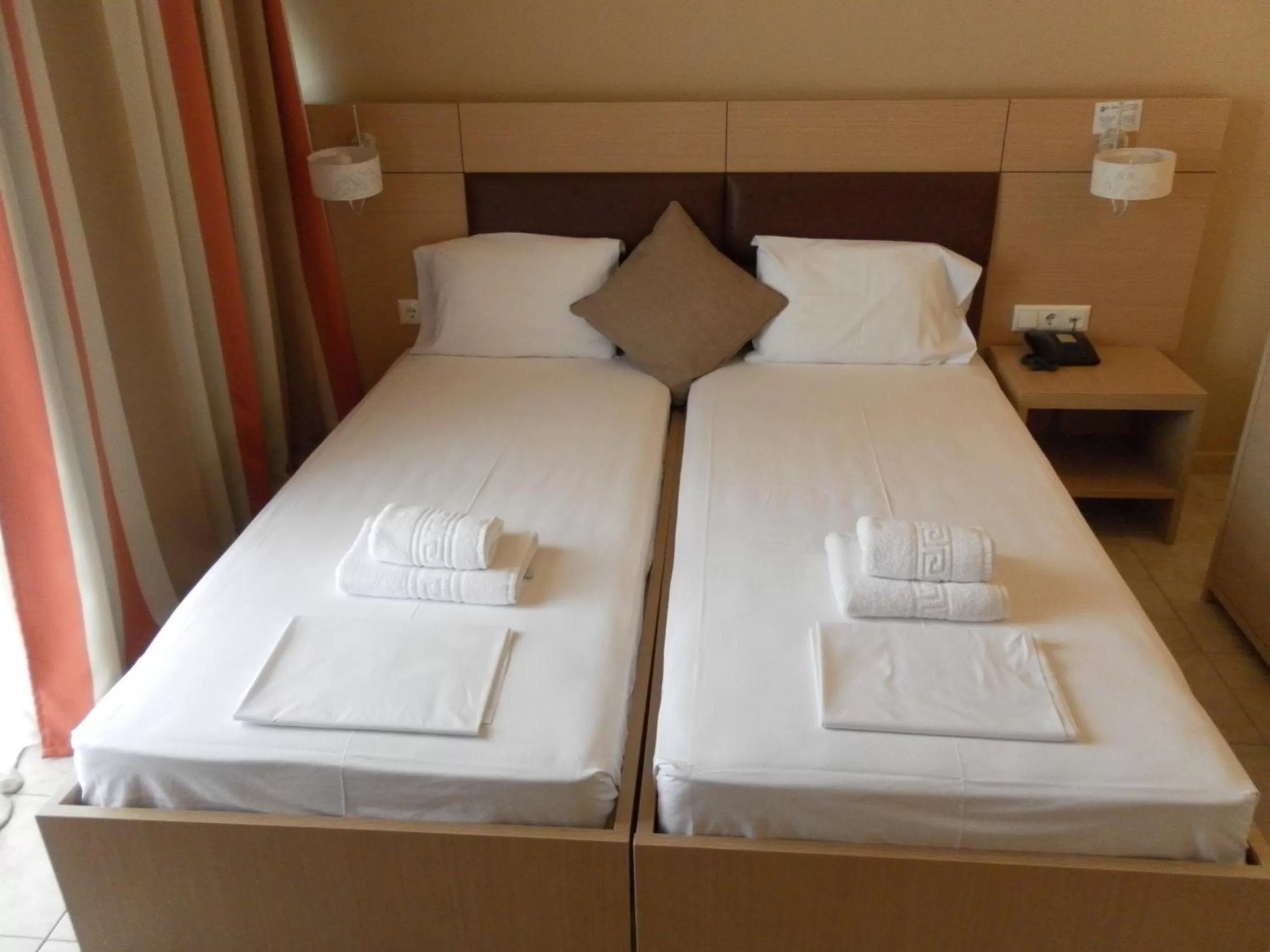 Bedroom, Bed in Esperia