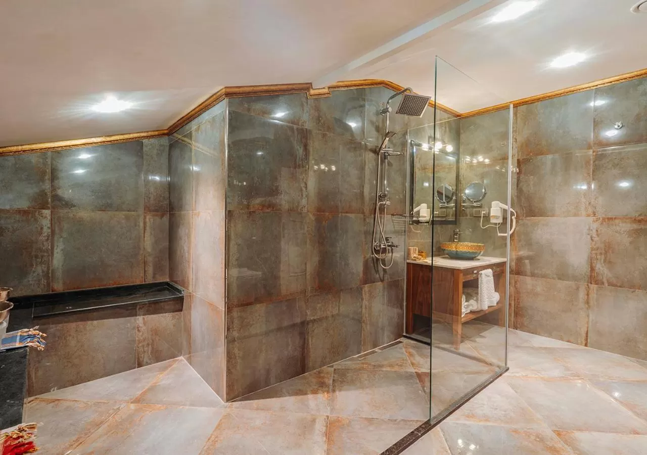 Public Bath in TS Park Hotel