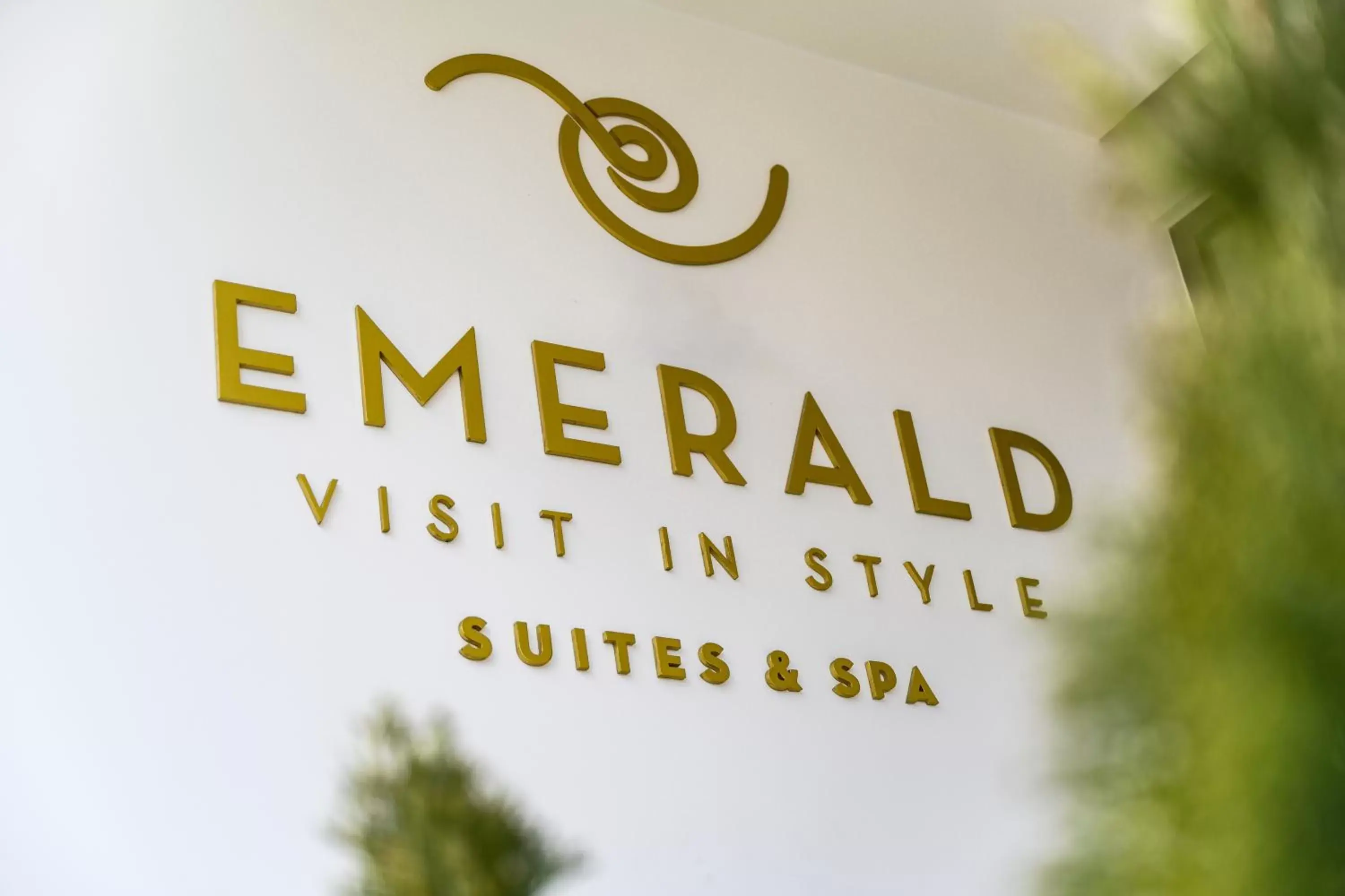 Facade/entrance in Emerald Suites