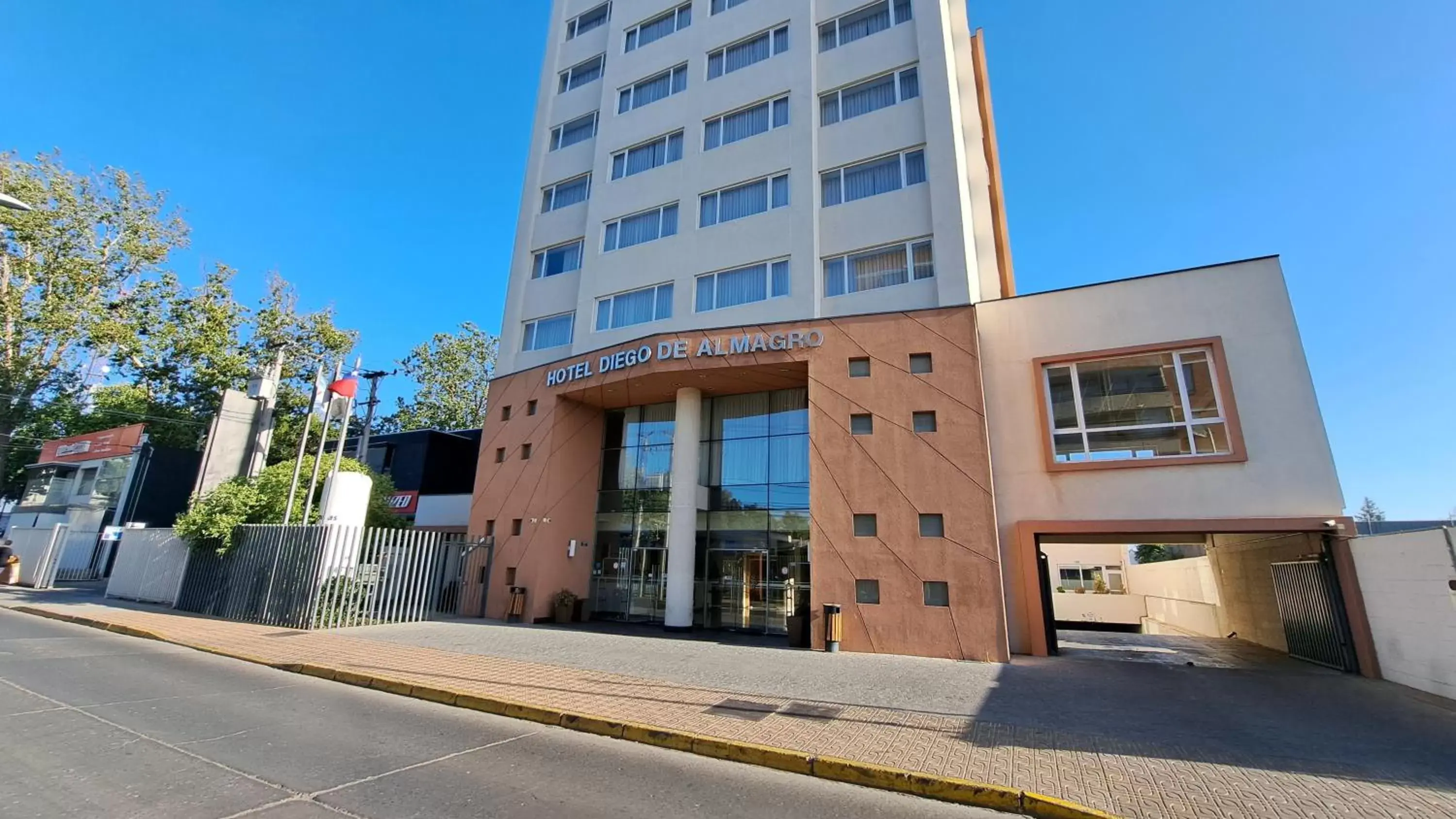 Facade/entrance, Property Building in Hotel Diego de Almagro Curicó