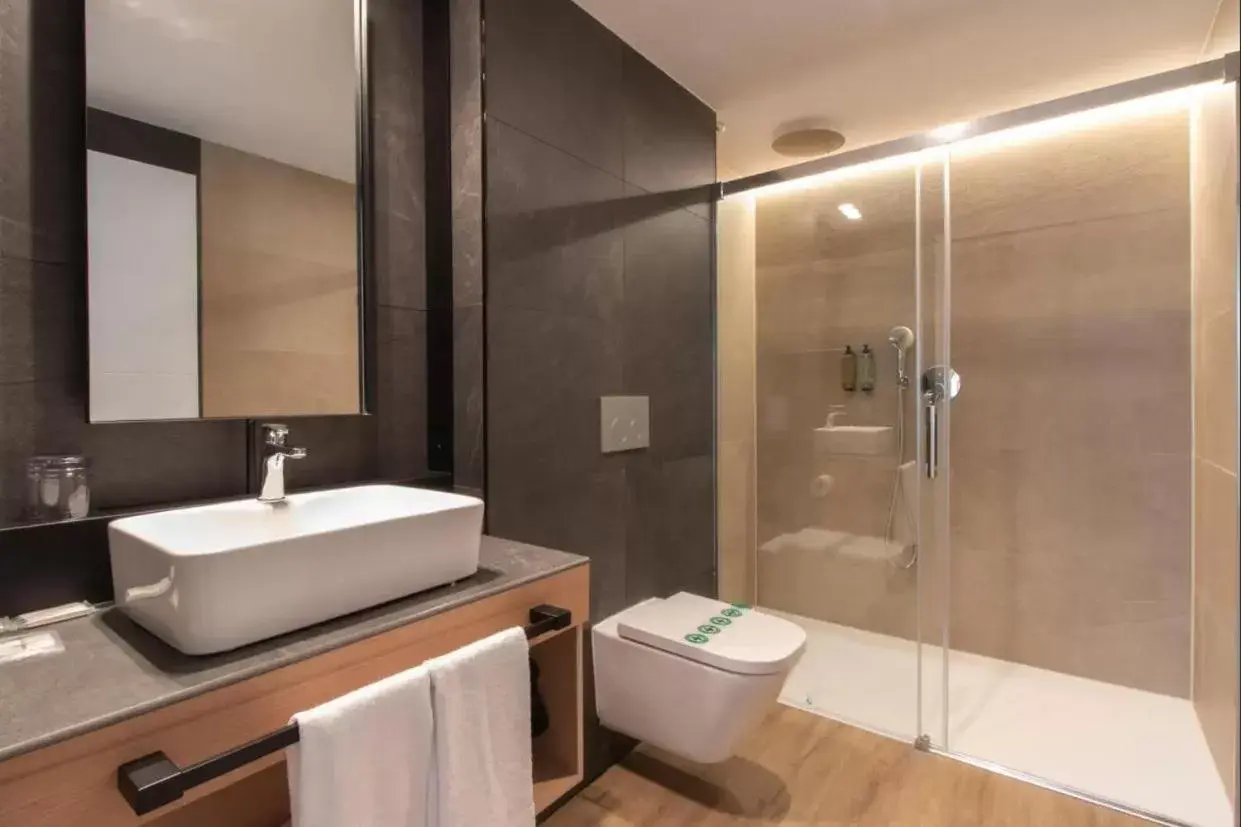 Bathroom in Hotel Cortabitarte