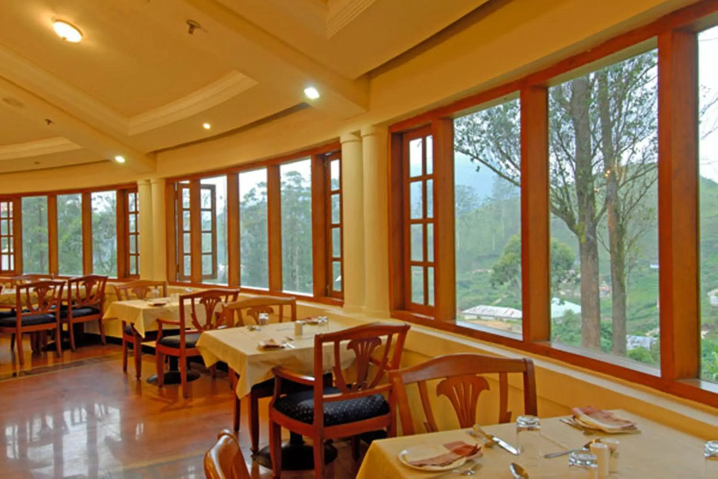 Restaurant/Places to Eat in Ktdc Tea County Resort