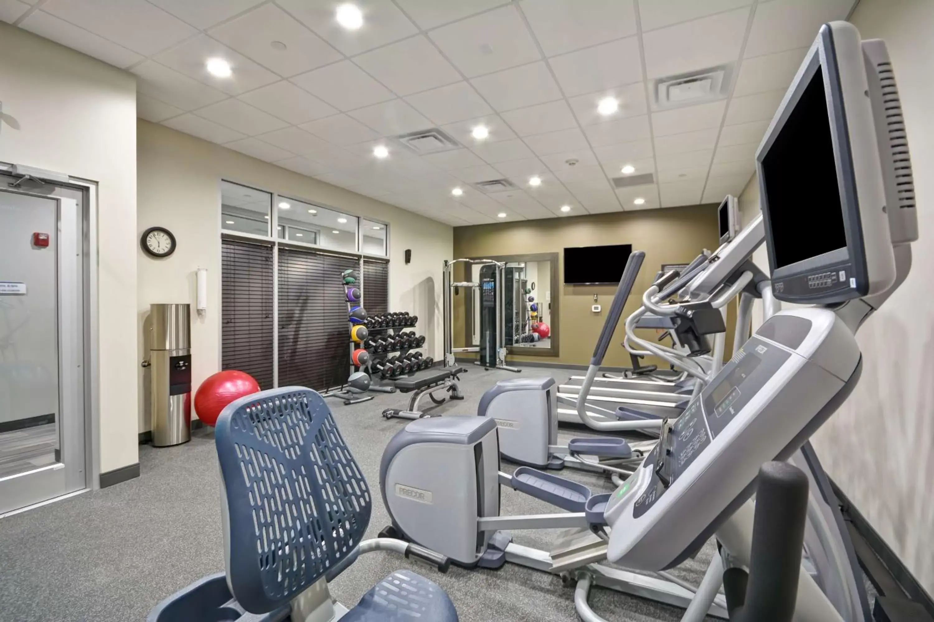 Fitness centre/facilities in Hilton Garden Inn Tulsa-Broken Arrow, OK Fitness centre/facilities in Hilton Garden Inn Tulsa-Broken Arrow, OK