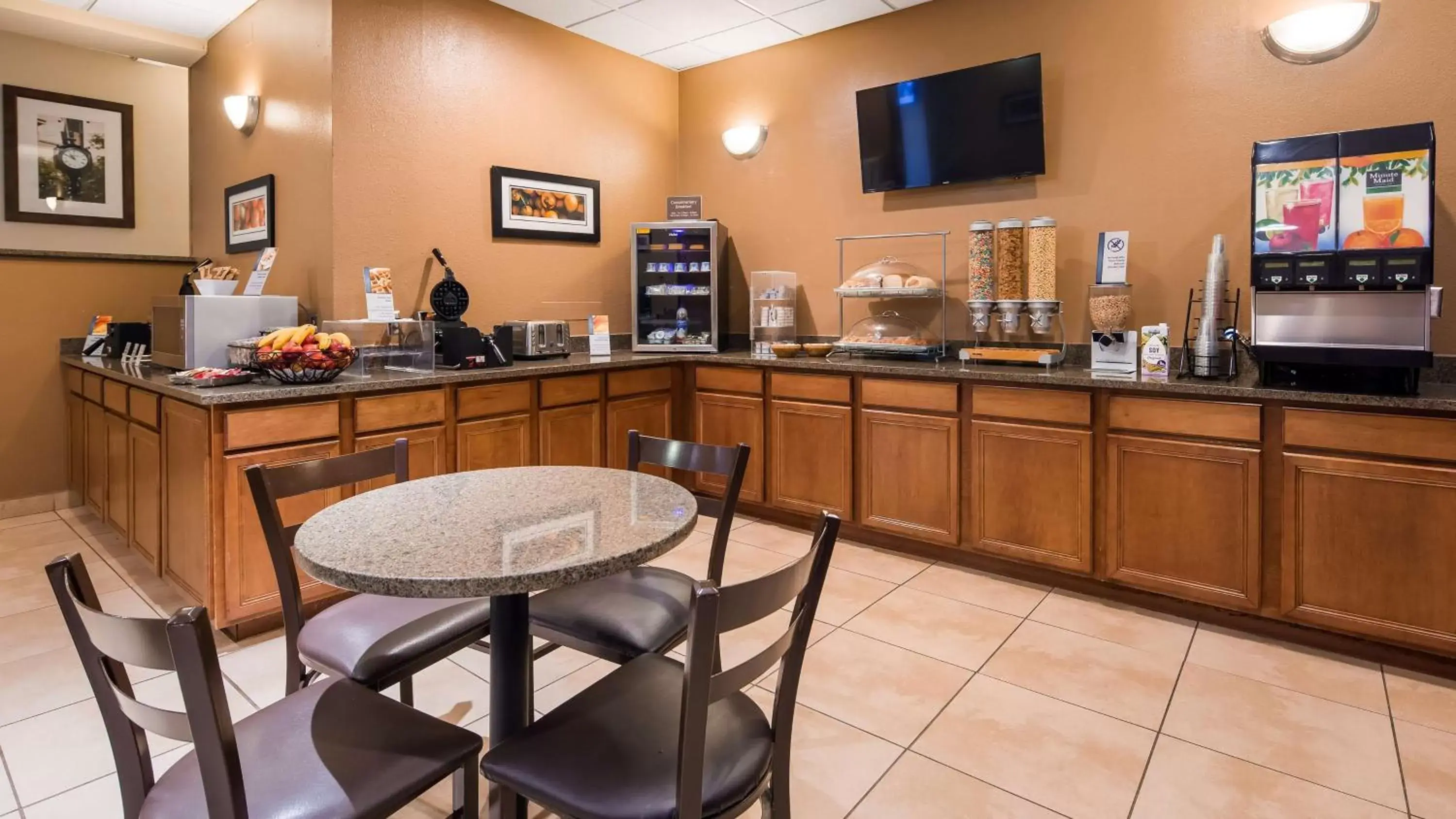 Restaurant/Places to Eat in Best Western Charlotte Airport Lower South End Hotel