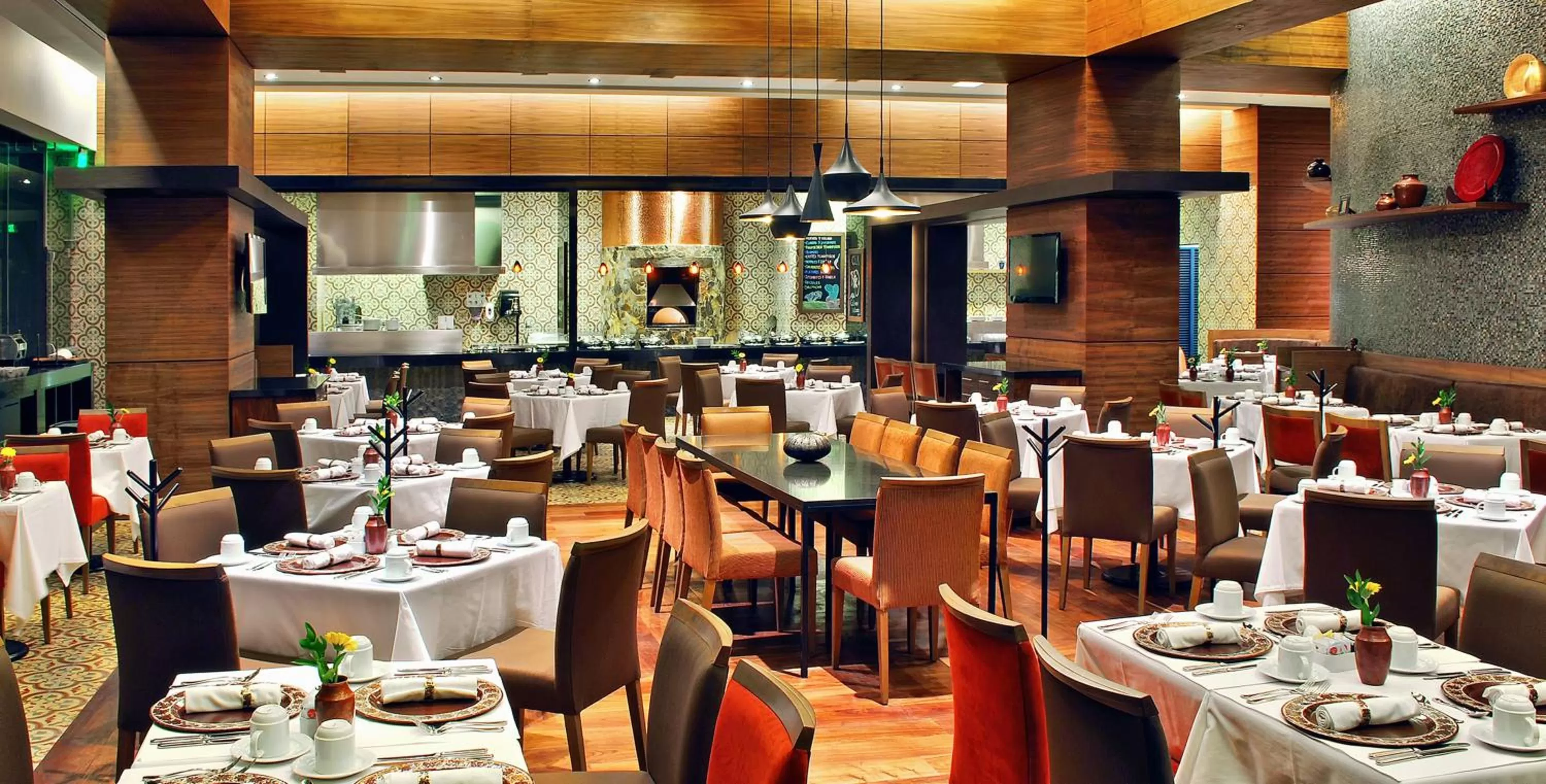 Restaurant/places to eat in JW Marriott Hotel Mexico City Santa Fe