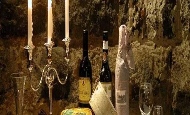 Alcoholic drinks in Craig's Royal Hotel