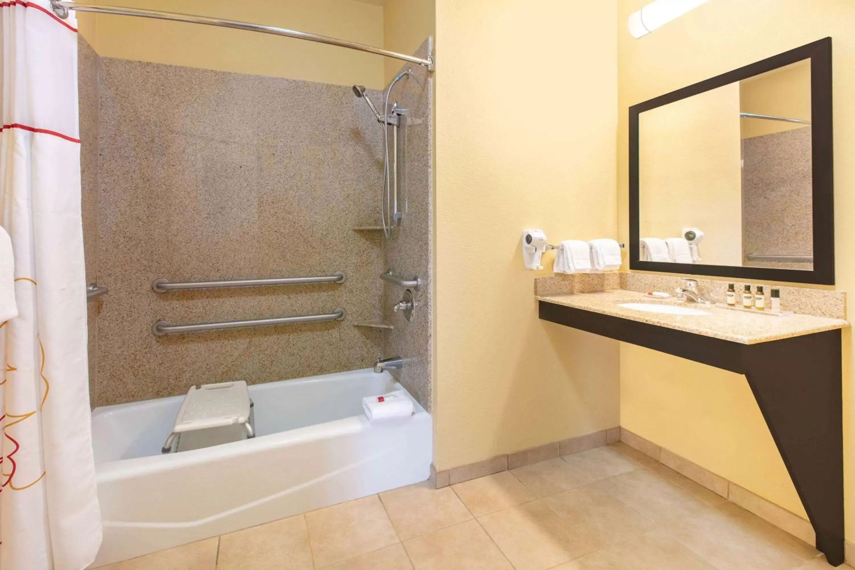 Shower, Bathroom in Hawthorn Suites by Wyndham Longview