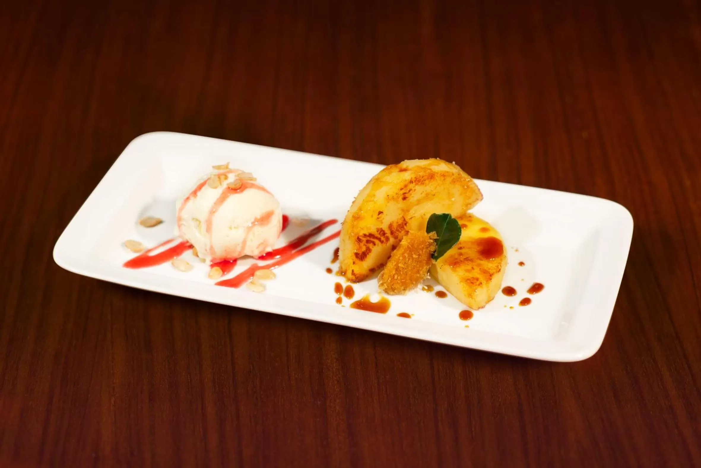 Restaurant/places to eat in Hotel Neo+ Green Savana Sentul City