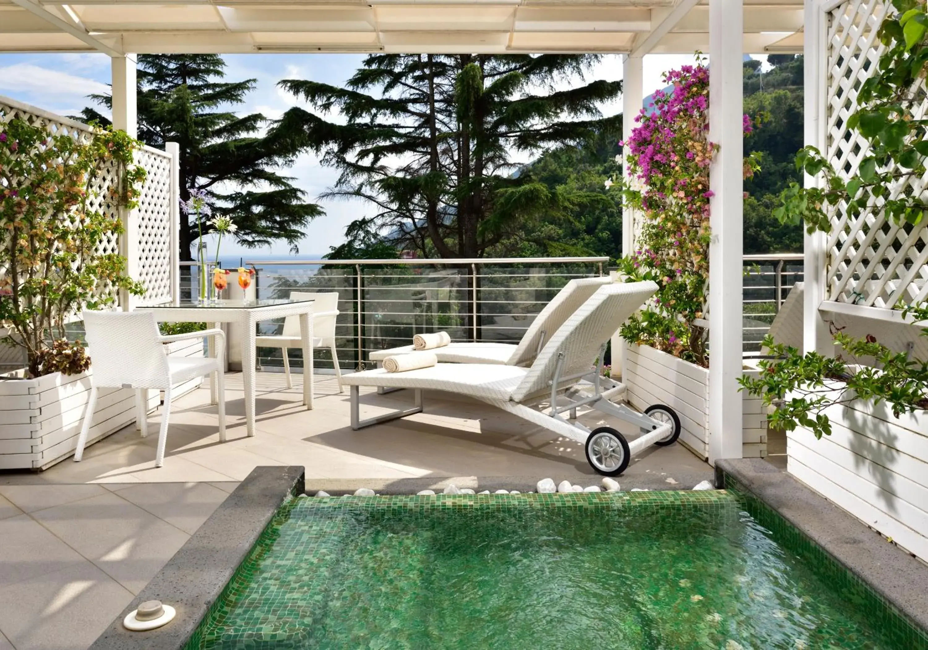 Balcony/Terrace, Swimming Pool in Relais Paradiso