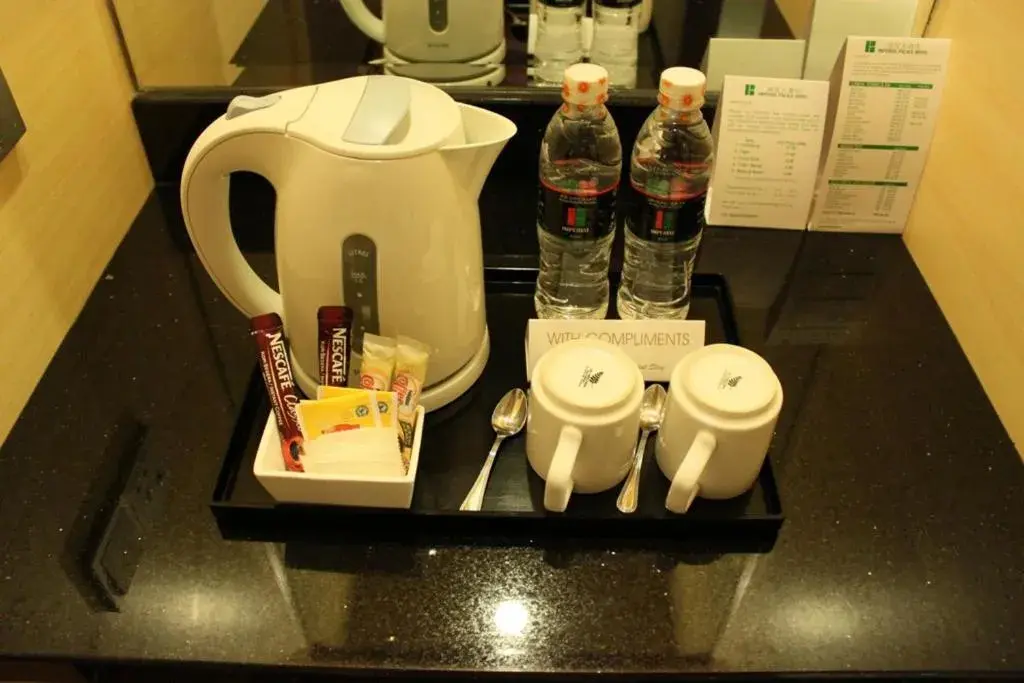 Coffee/tea facilities in Imperial Palace Hotel
