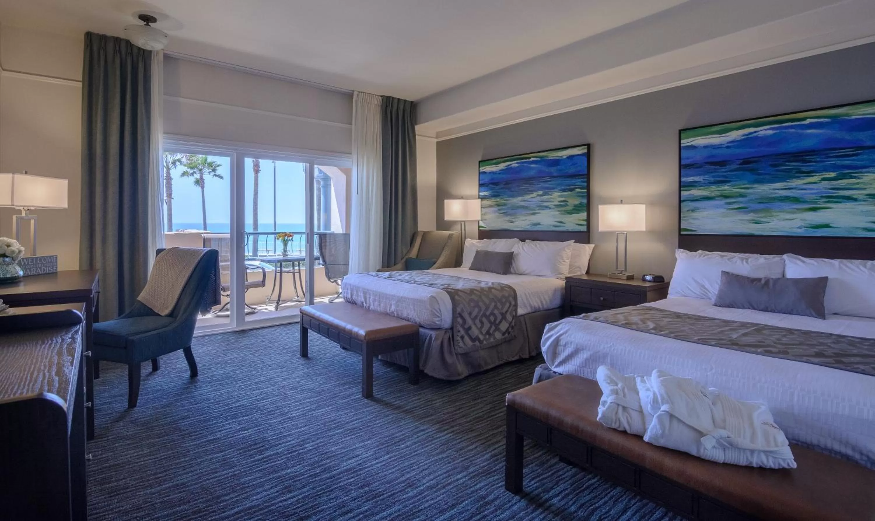 Shower, Bed in Tamarack Beach Hotel