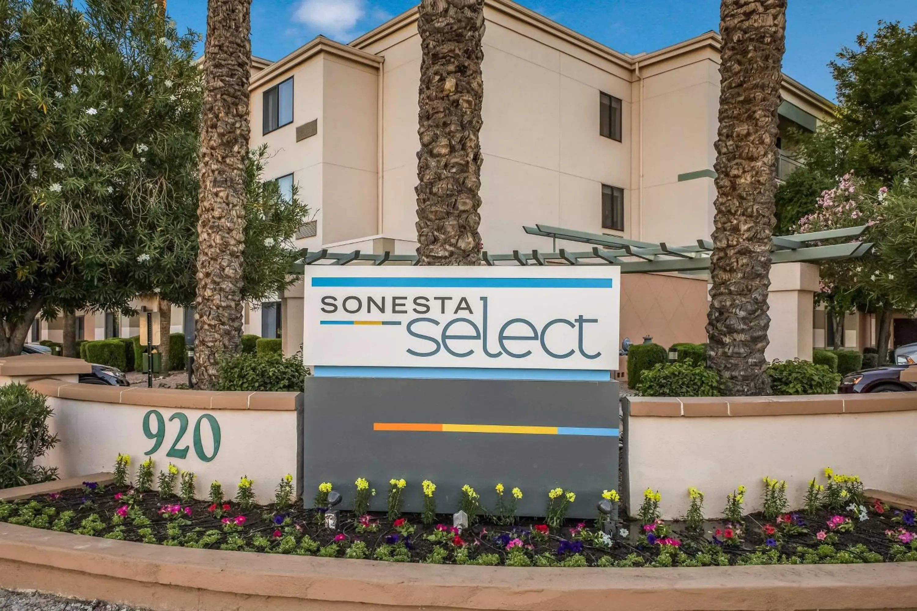 Property Building in Sonesta Select Phoenix Chandler