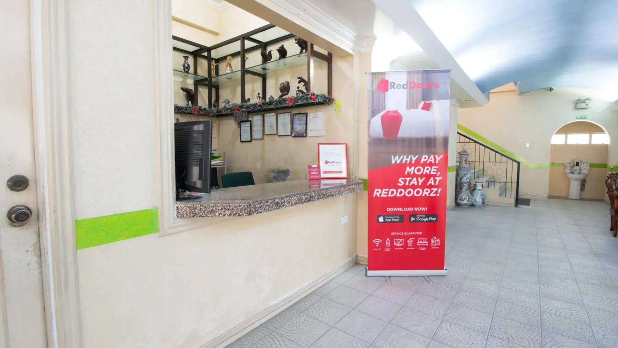 Lobby or reception in RedDoorz Praferosa Resort Hotel Calamba