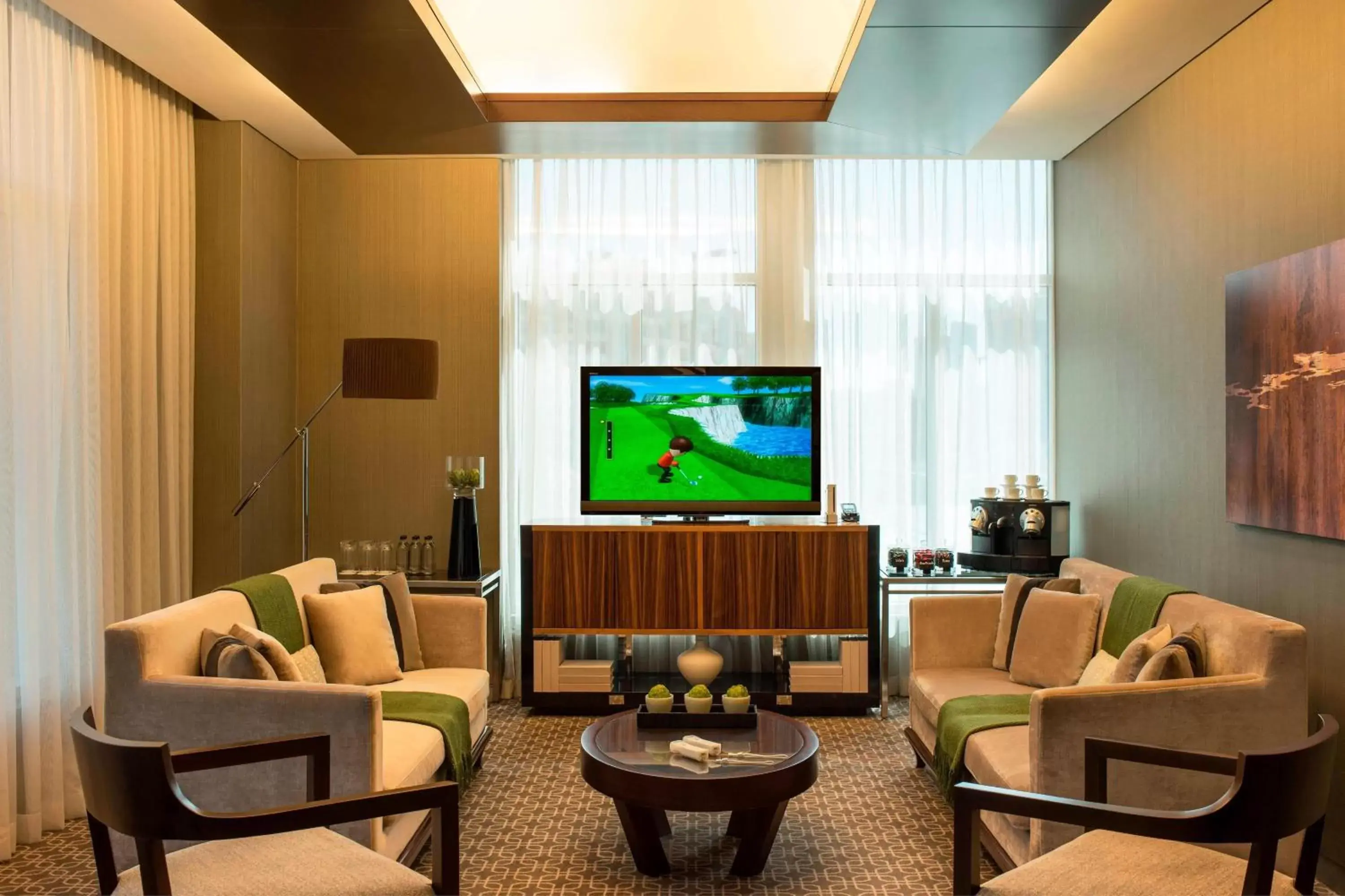Photo of the whole room, Seating Area in Sheraton Mall of the Emirates Hotel, Dubai