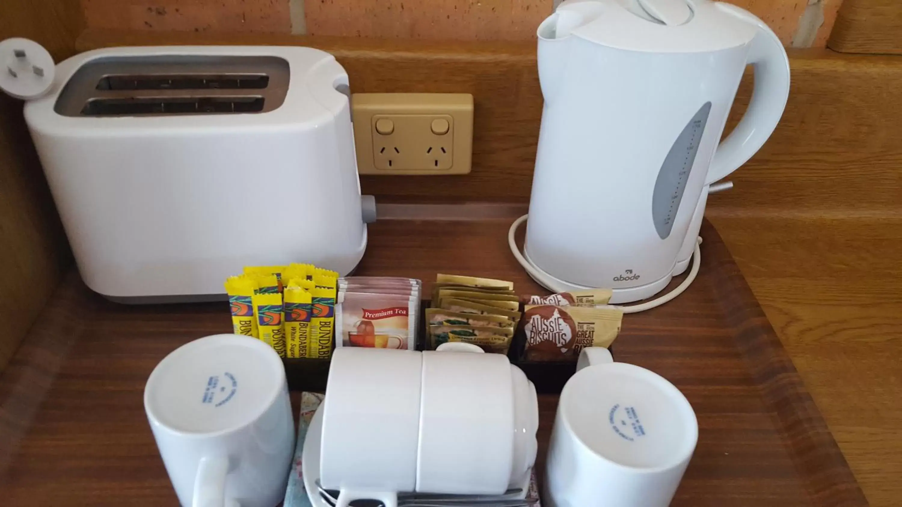 Coffee/Tea Facilities in Royal Palms Motor Inn