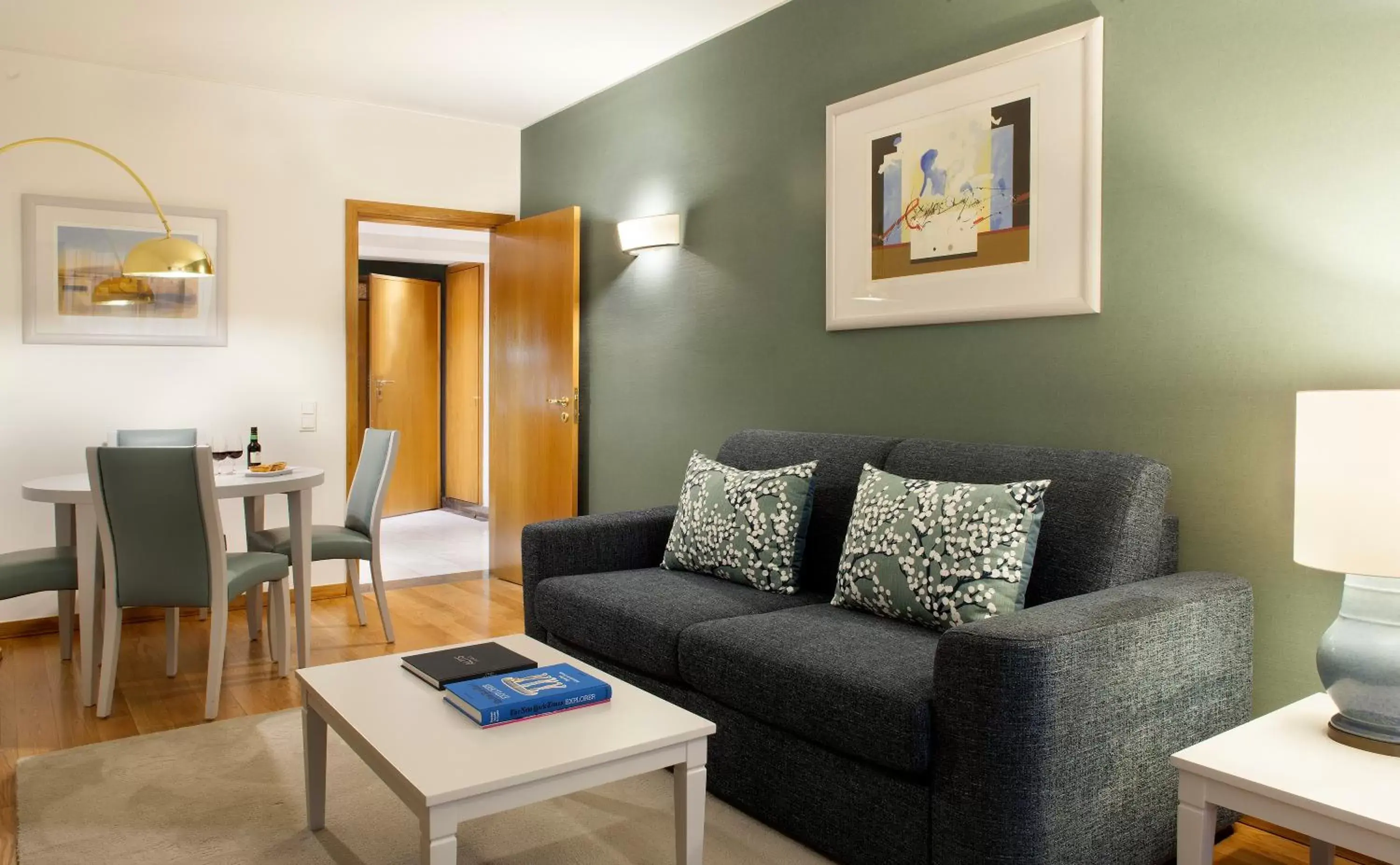 TV and multimedia, Seating Area in Altis Suites Apartamentos Turísticos