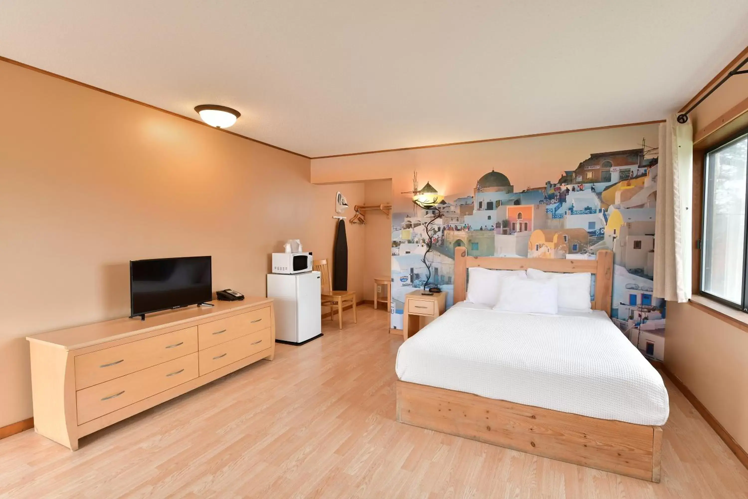Bedroom, Bed in MT. OLYMPUS WATER PARK AND THEME PARK RESORT