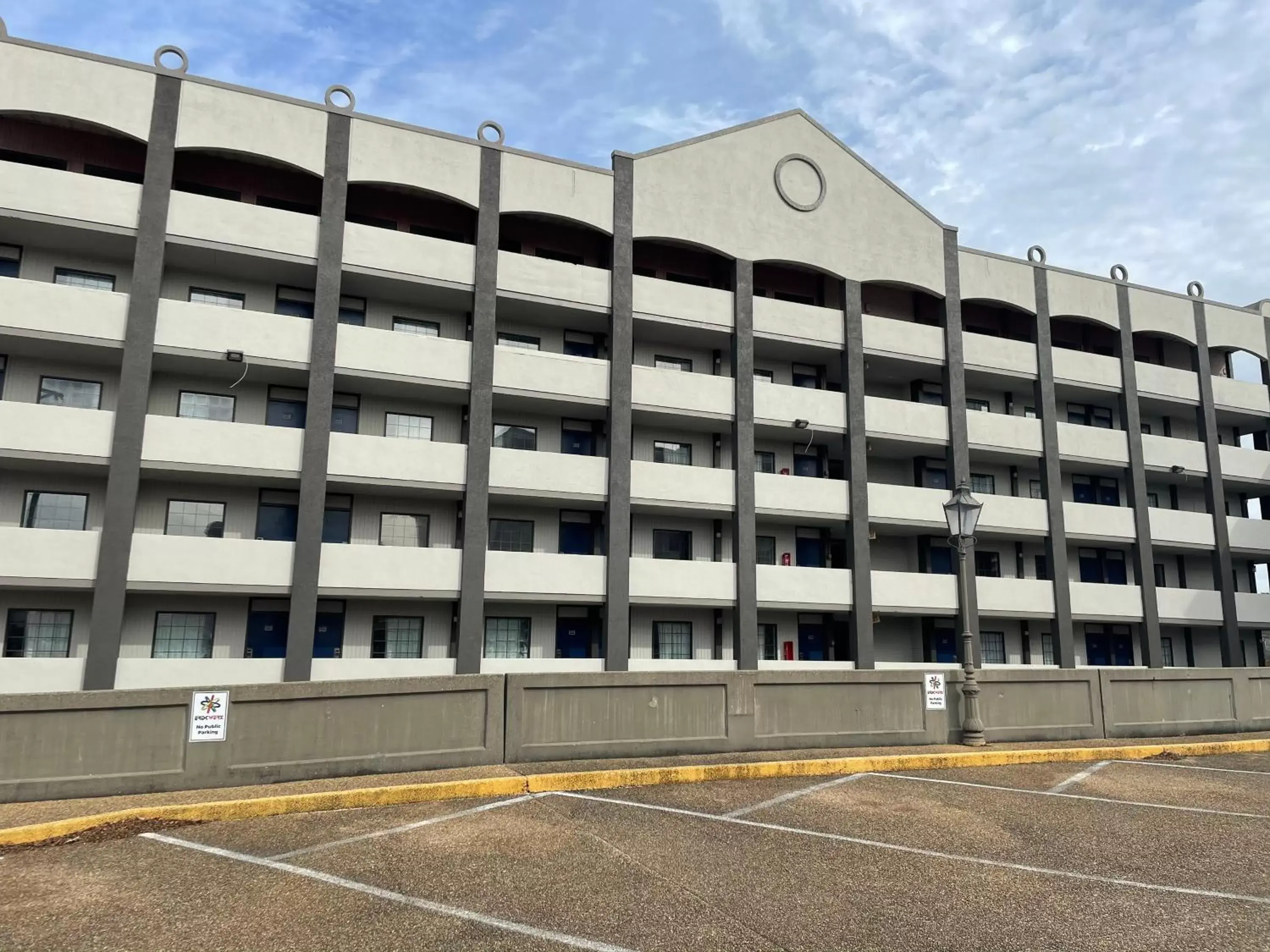 Property building in Studio 6 Vicksburg, MS- Downtown Property building in Studio 6 Vicksburg, MS- Downtown