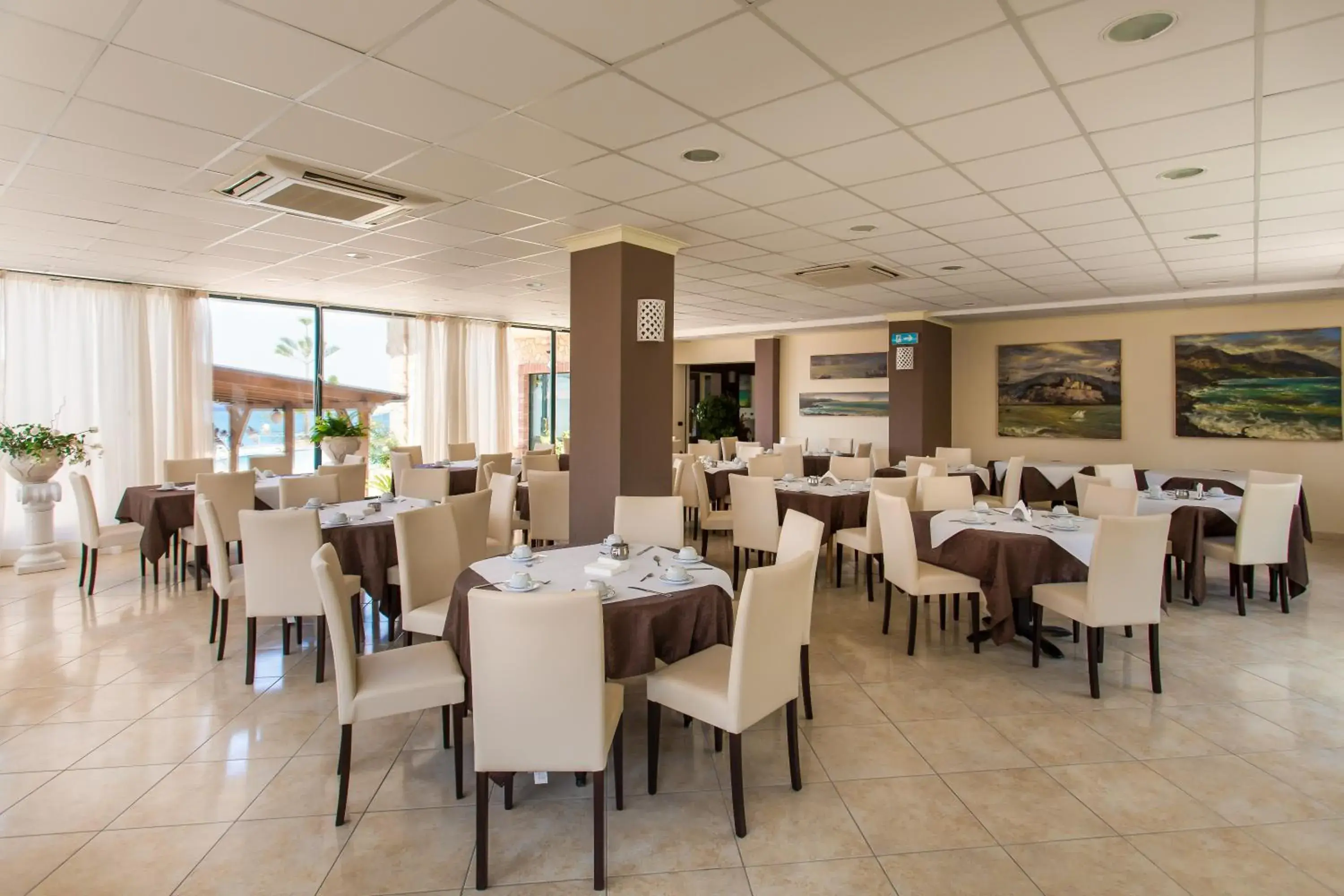 Restaurant/Places to Eat in La Playa Blanca Hotel & Ristorante