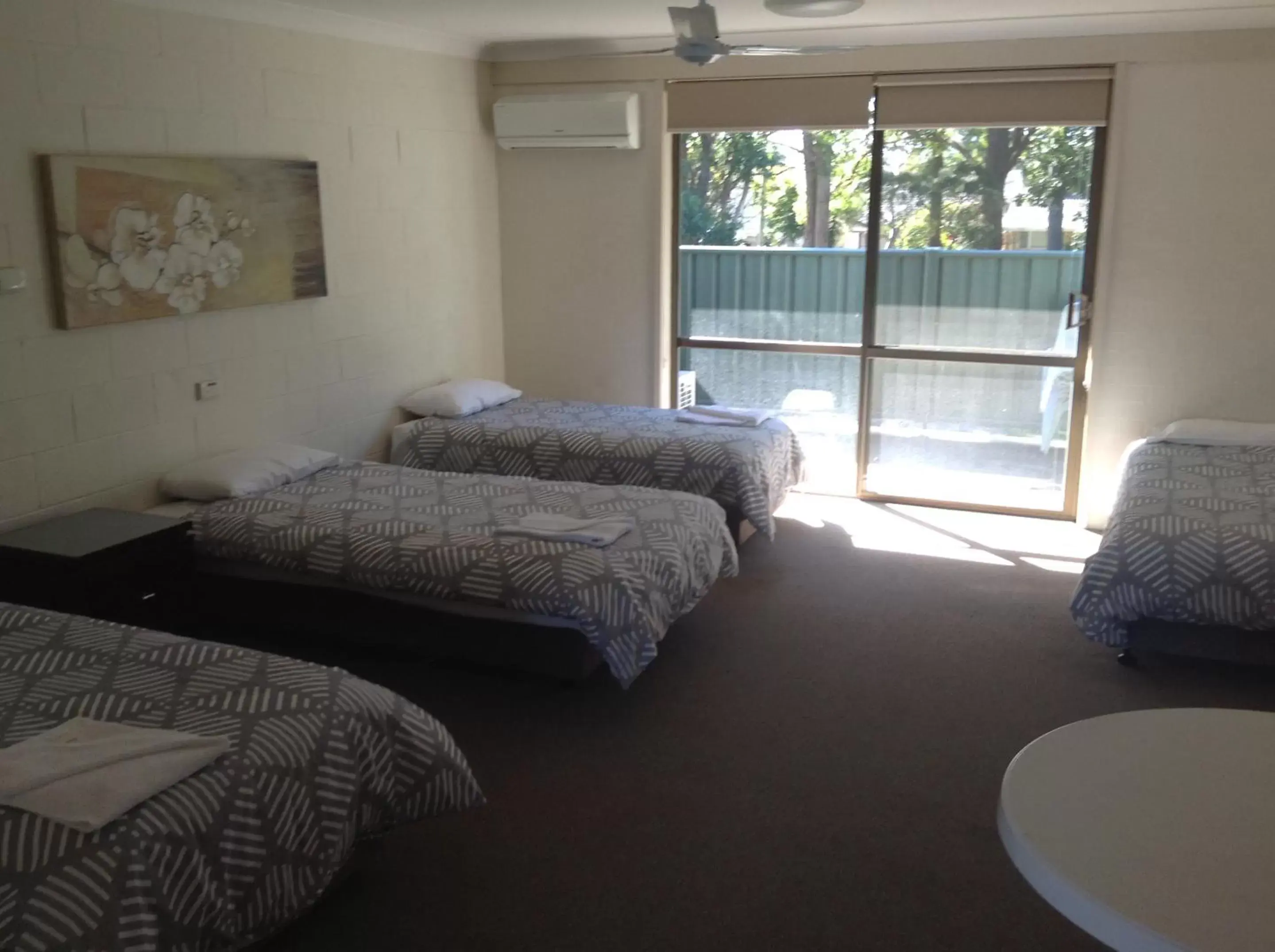 Bedroom, Bed in Settlers Inn