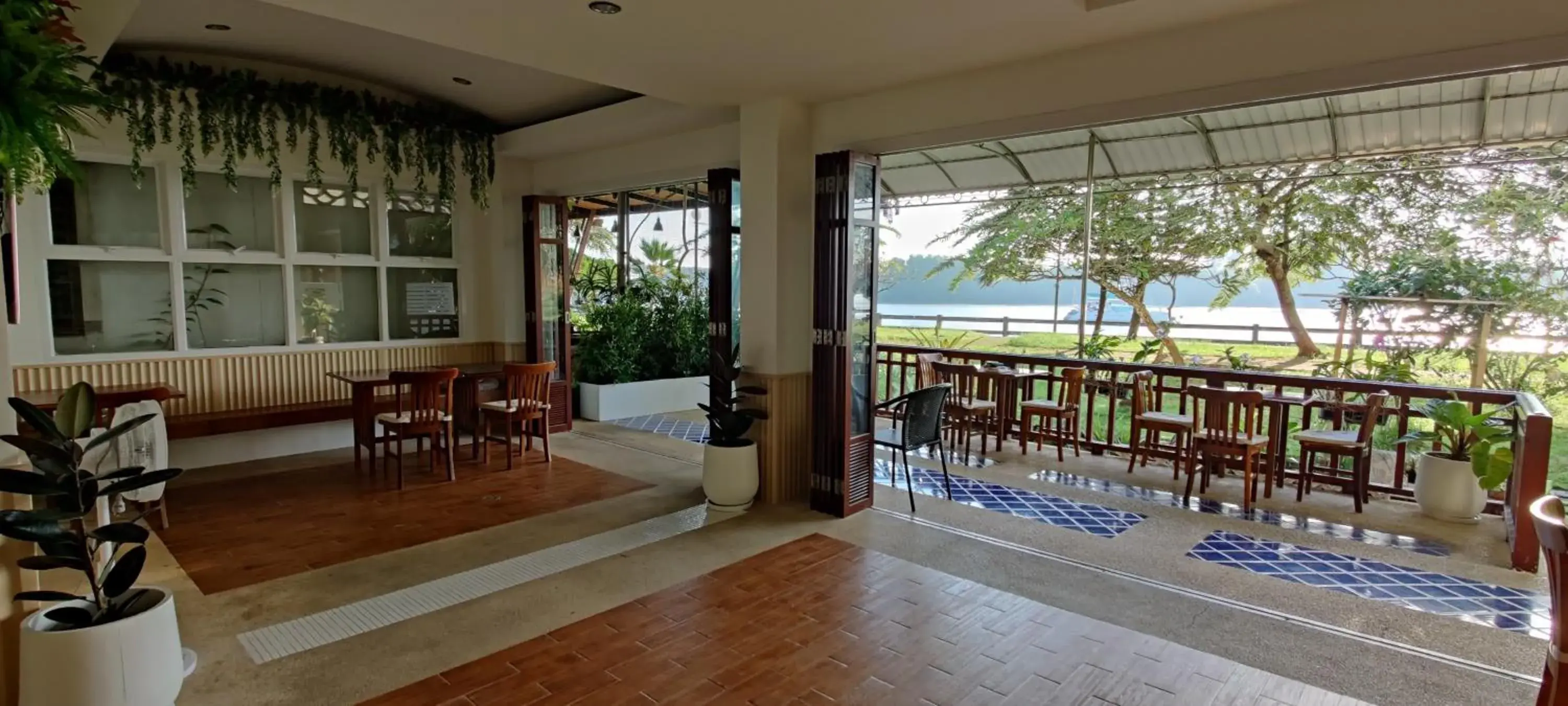 Dining area in Krabi River Hotel