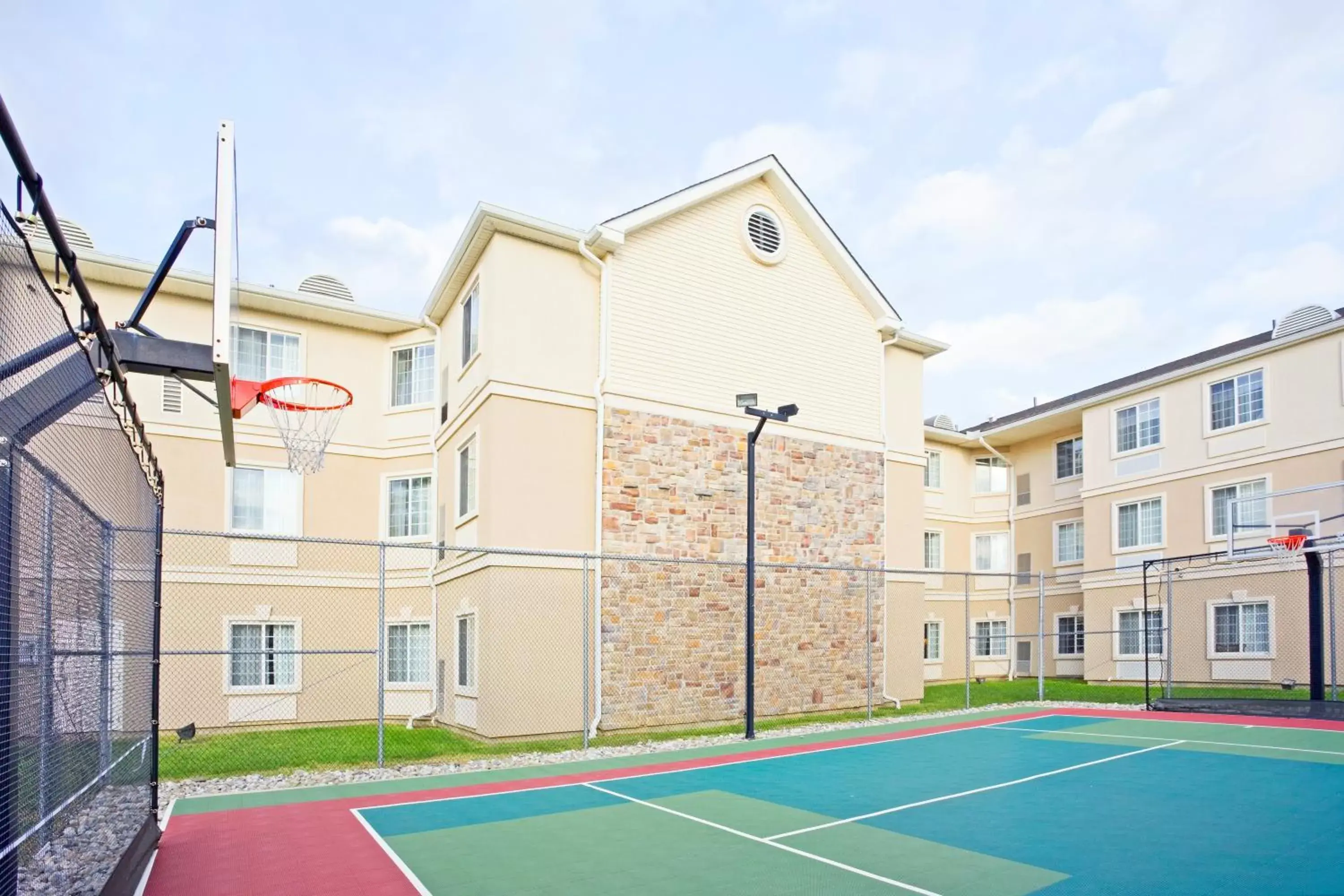Area and facilities, Tennis/Squash in Staybridge Suites-Philadelphia/Mount Laurel, an IHG Hotel