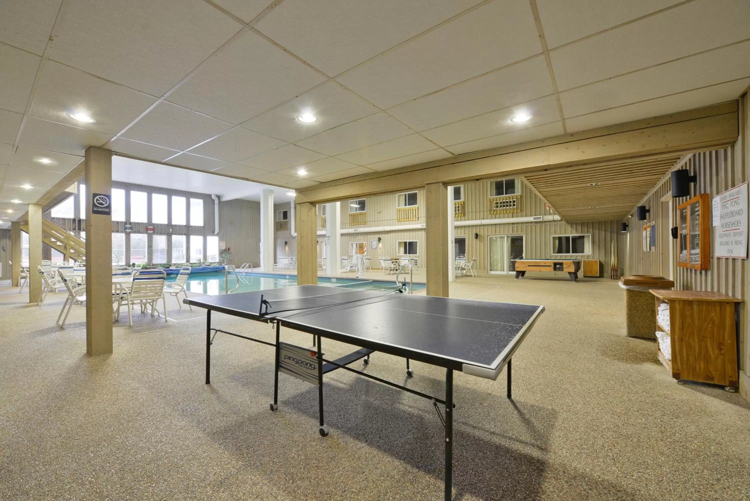 Swimming pool in Sandwich Lodge & Resort