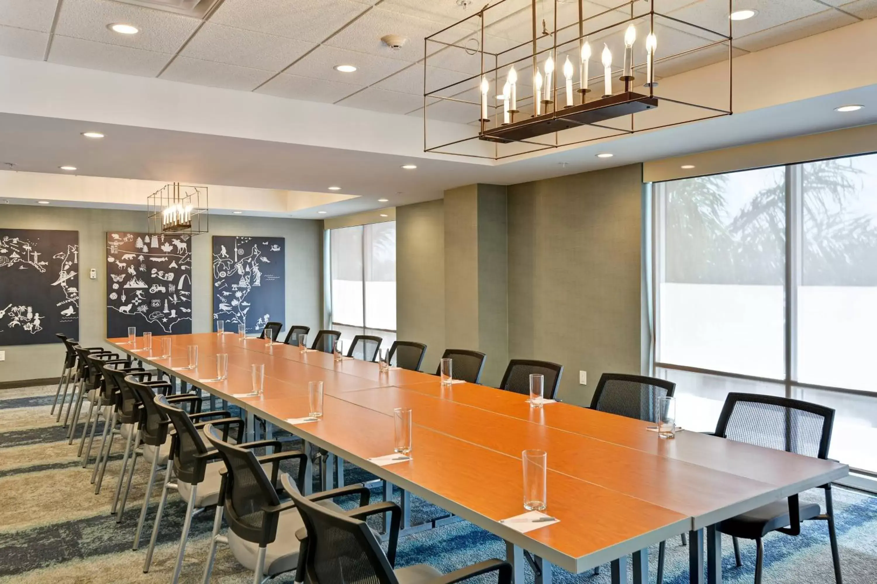 Meeting/conference room in TownePlace Suites by Marriott Miami Airport