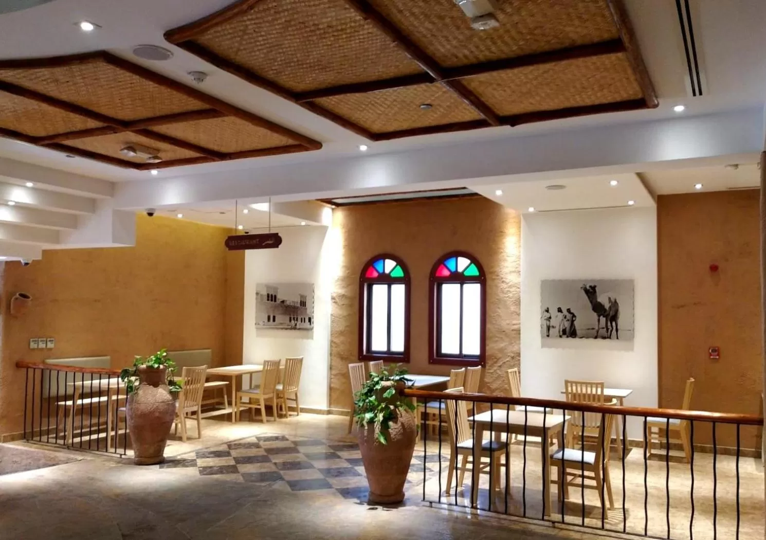Restaurant/places to eat in Al Liwan Suites Rawdat Al Khail