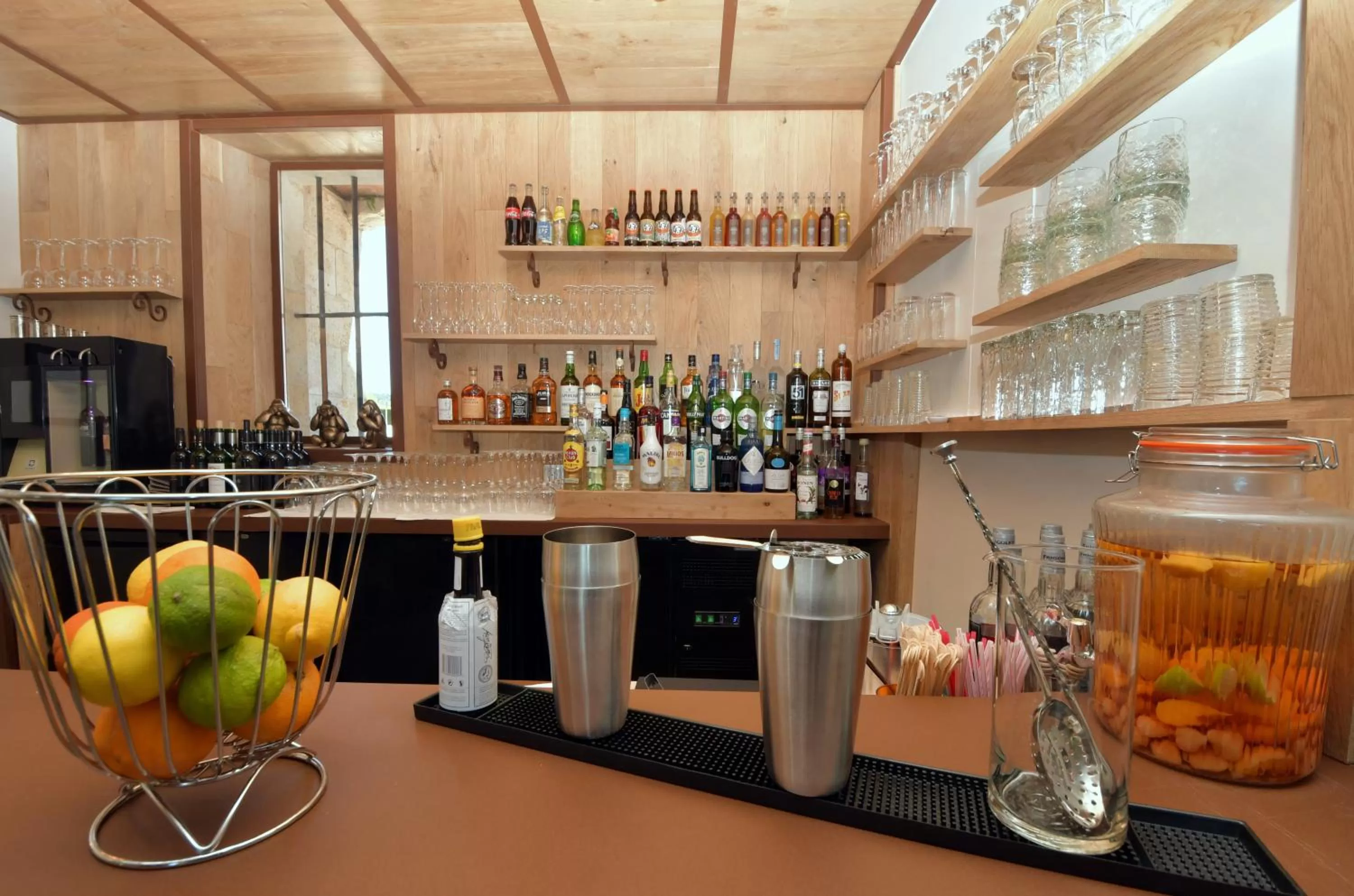 Lounge or bar in Logis Hotels - Château Saint Marcel