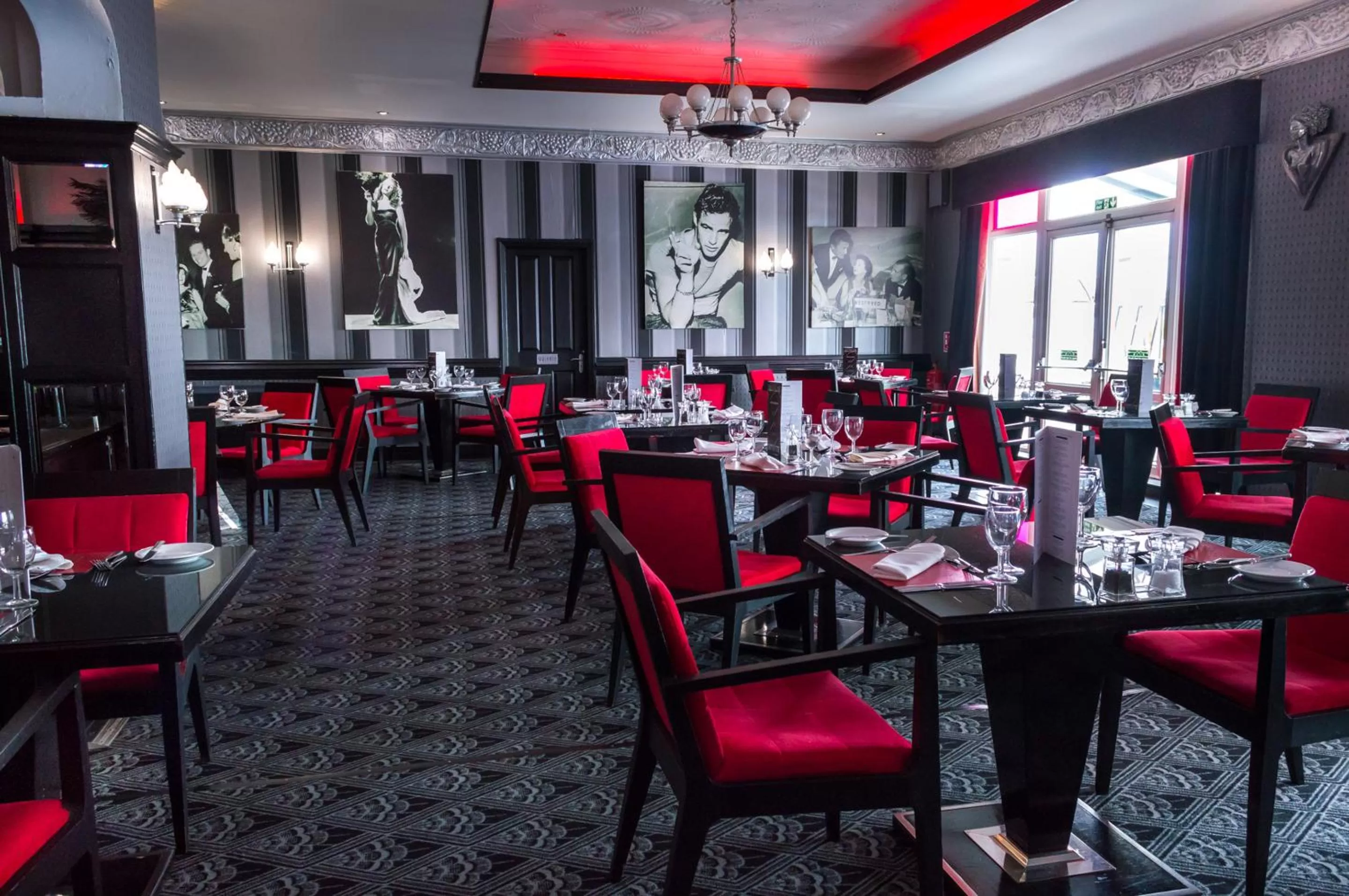 Restaurant/places to eat in Cumberland Hotel - OCEANA COLLECTION