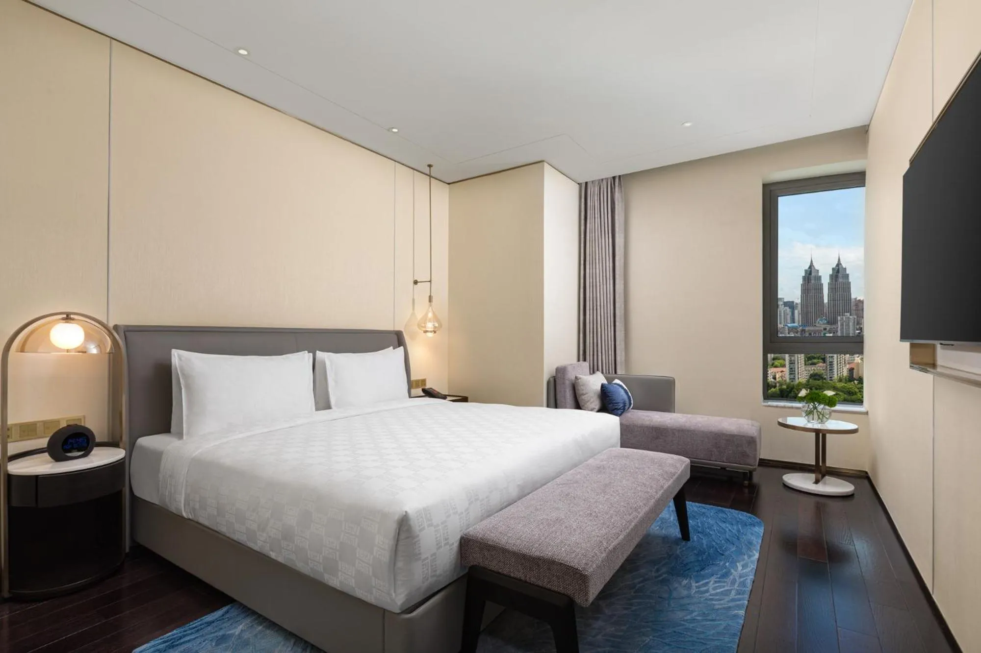 Bed in HUALUXE Shanghai Changfeng Park - Park Lake View