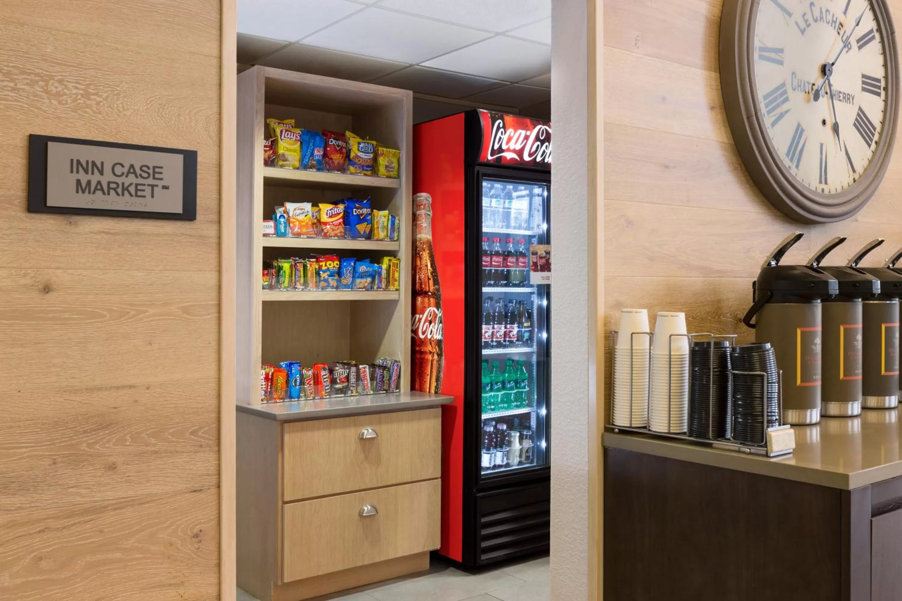 On-site shops in Country Inn & Suites by Radisson, Houston Northwest, TX