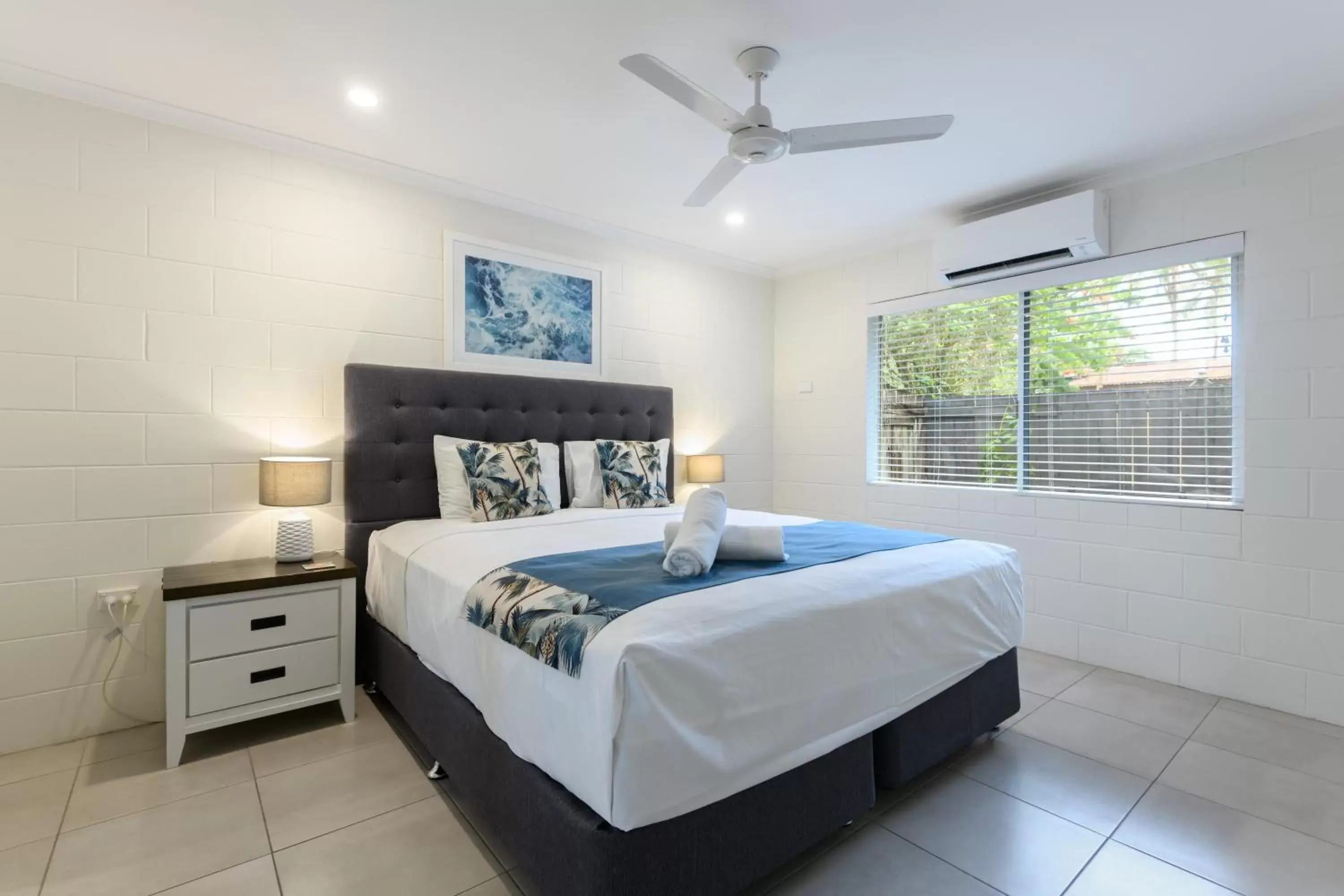 Bedroom, Bed in Lychee Tree Holiday Apartments