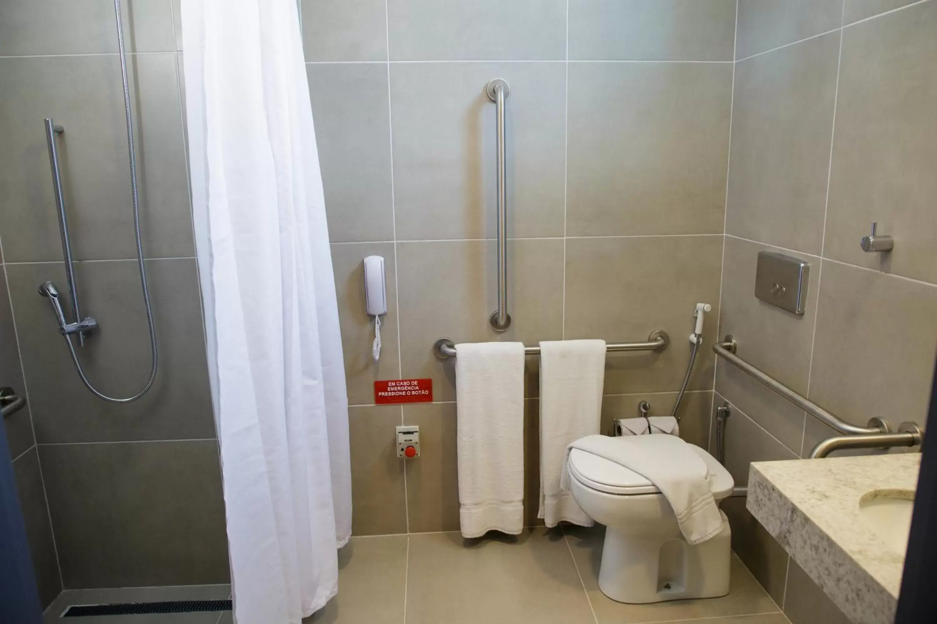 Shower, Bathroom in ibis budget Maceió Pajuçara