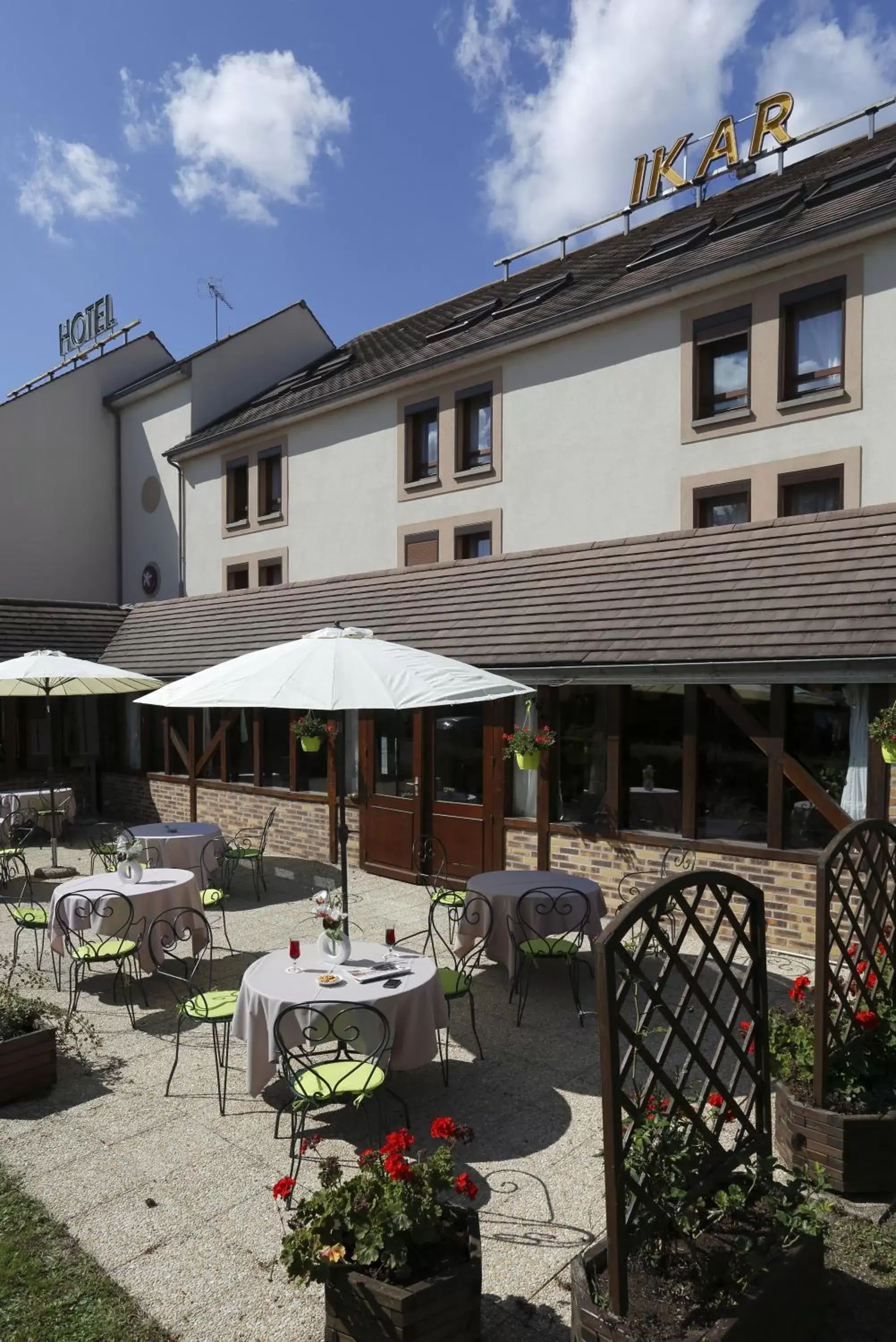 Balcony/Terrace, Restaurant/Places to Eat in Hôtel Ikar, Blois Sud
