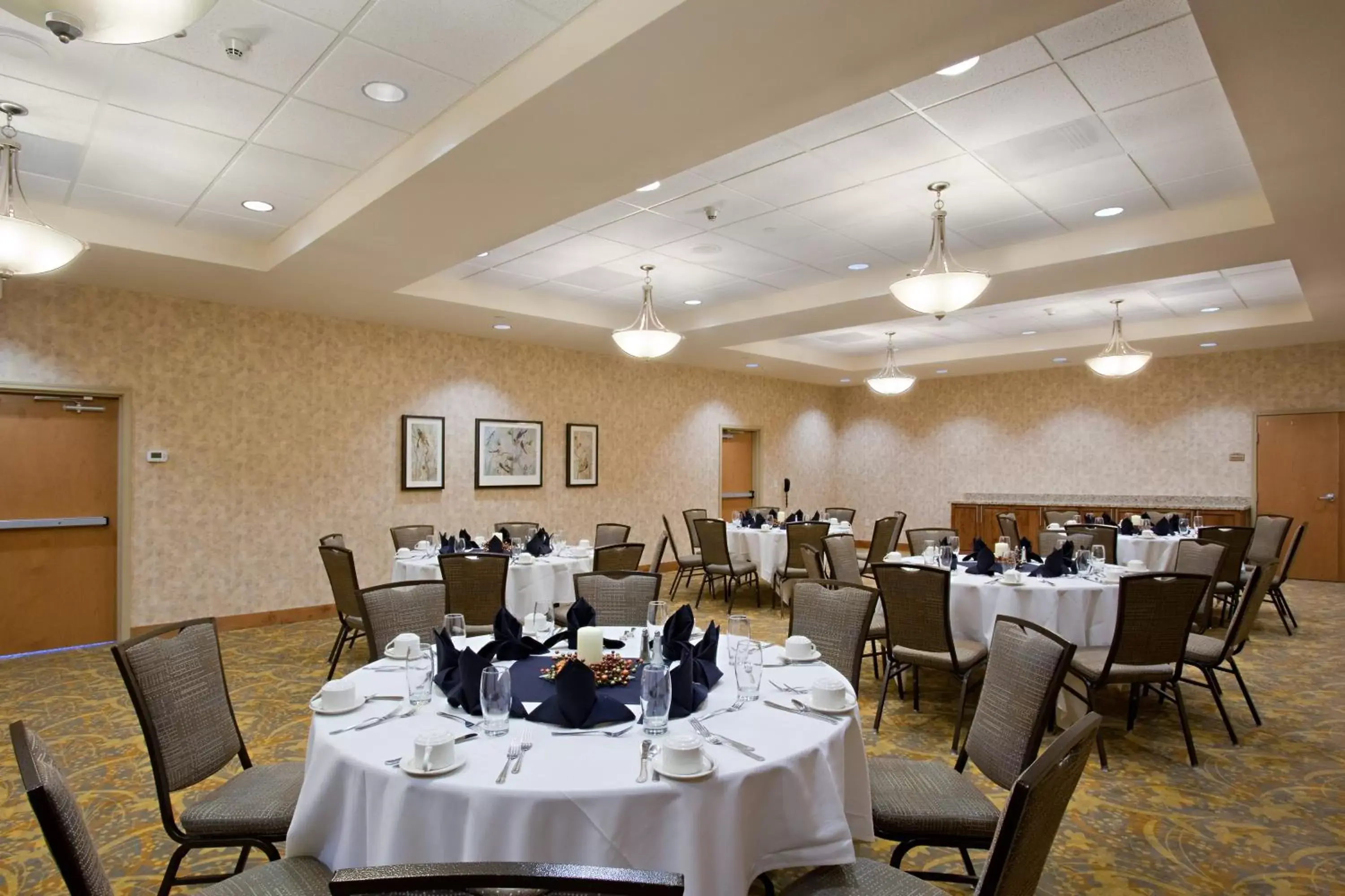 Banquet/Function facilities, Restaurant/Places to Eat in Holiday Inn Laramie, an IHG Hotel