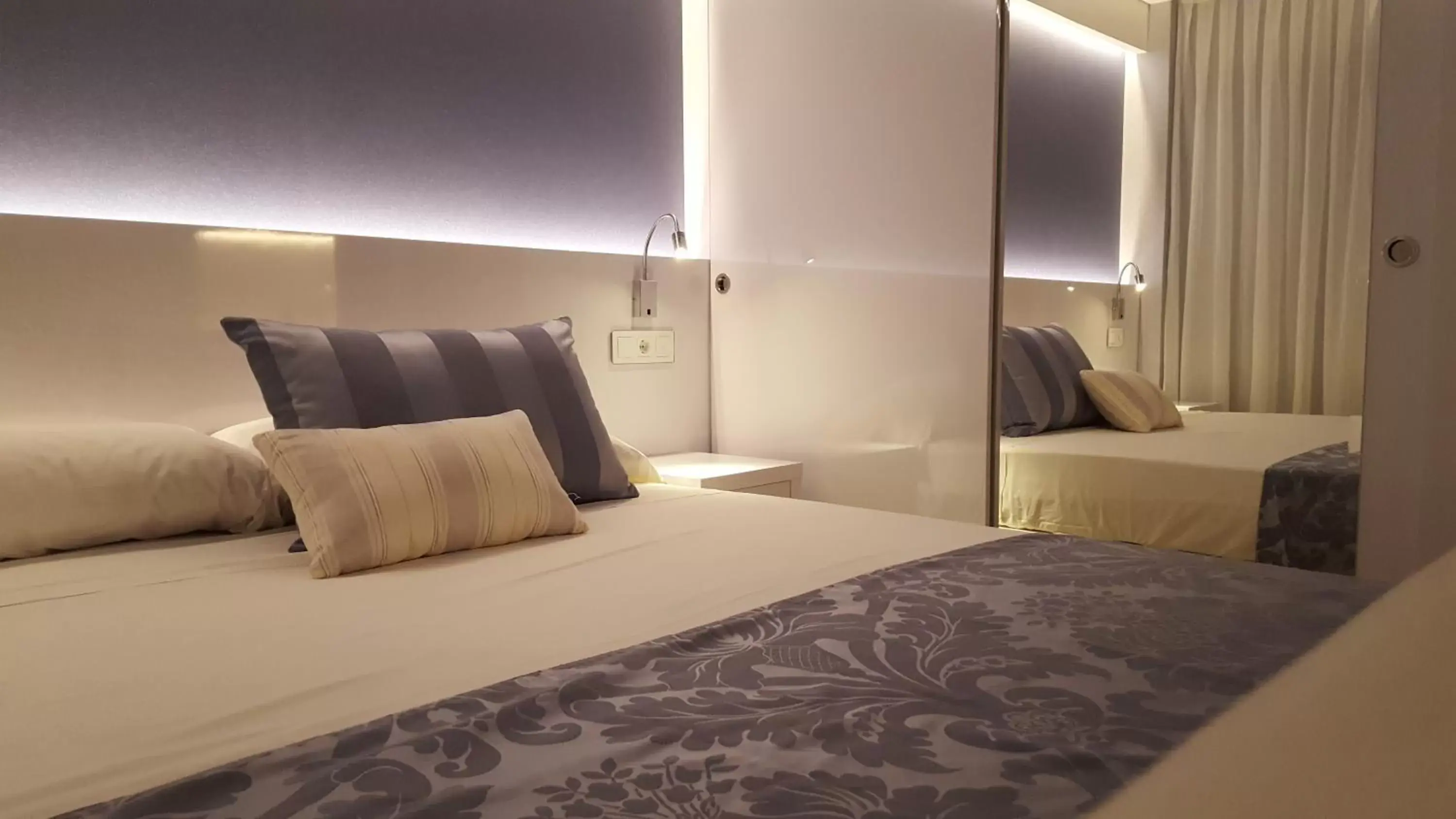 Bed, Room Photo in Masd Mediterraneo Hotel Apartamentos Spa