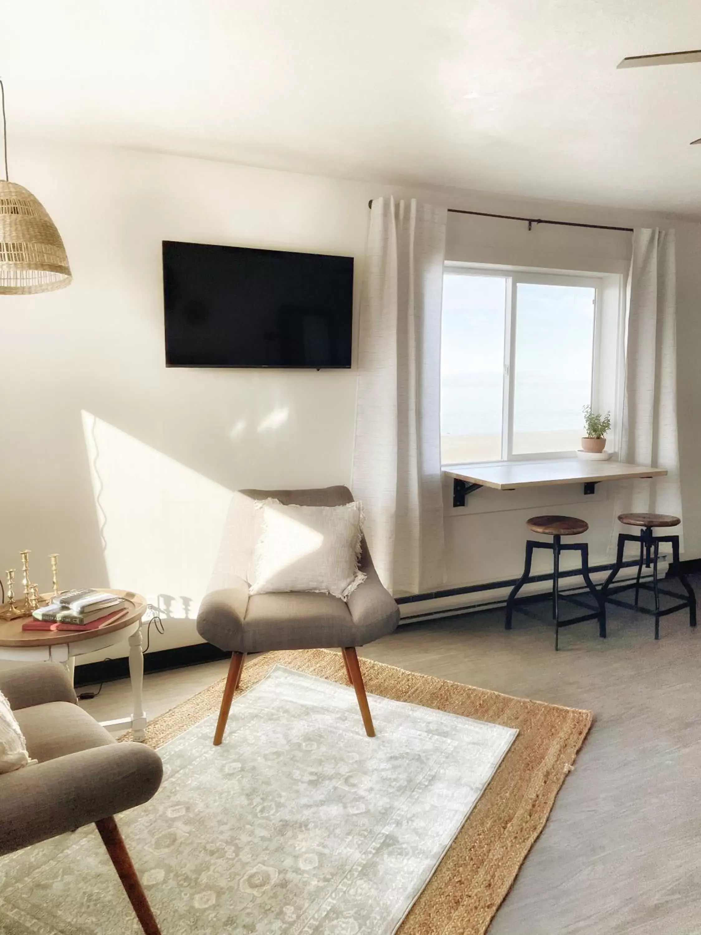 Living room, Seating Area in The Shack Inn