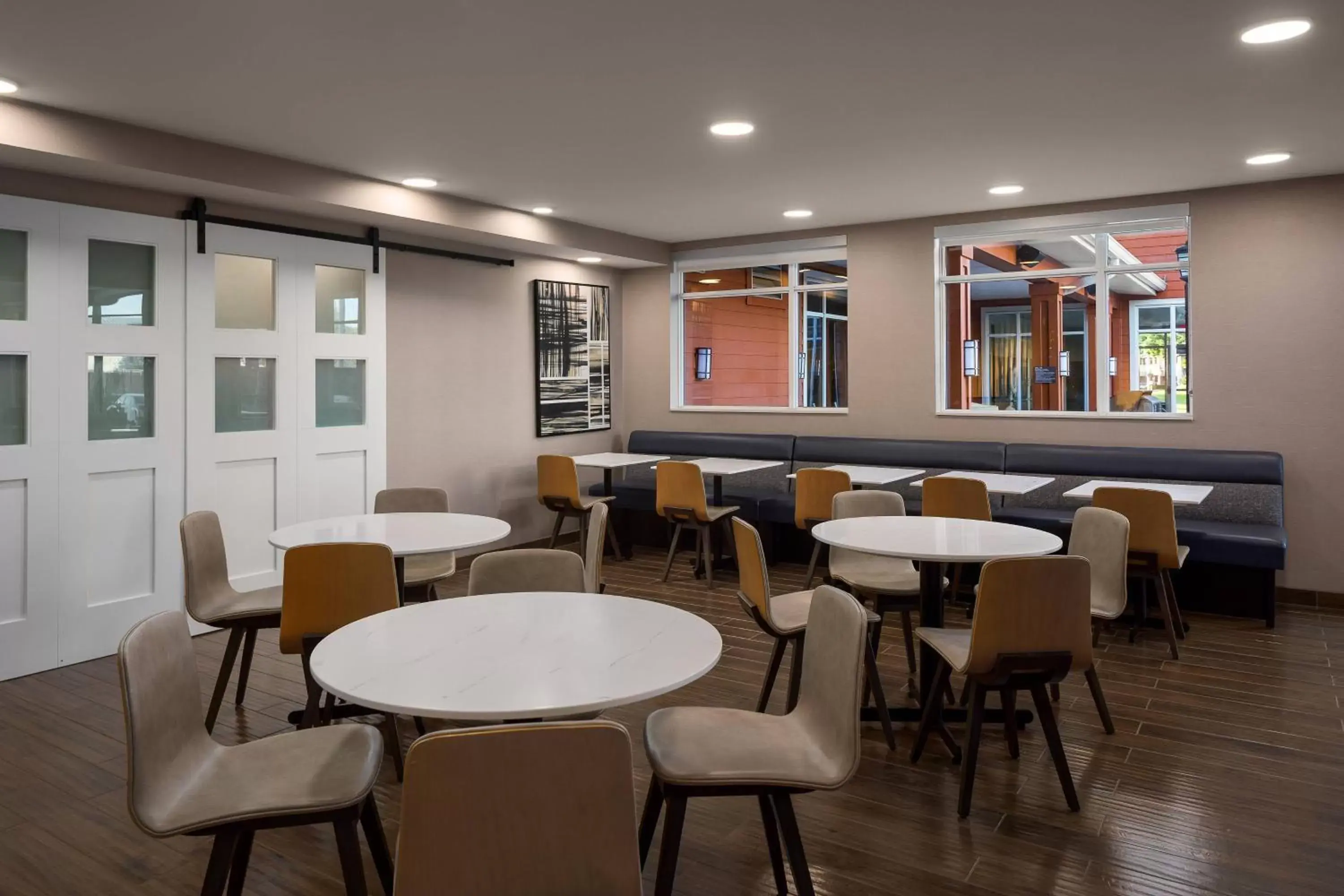Breakfast, Restaurant/Places to Eat in Residence Inn by Marriott Portland Vancouver