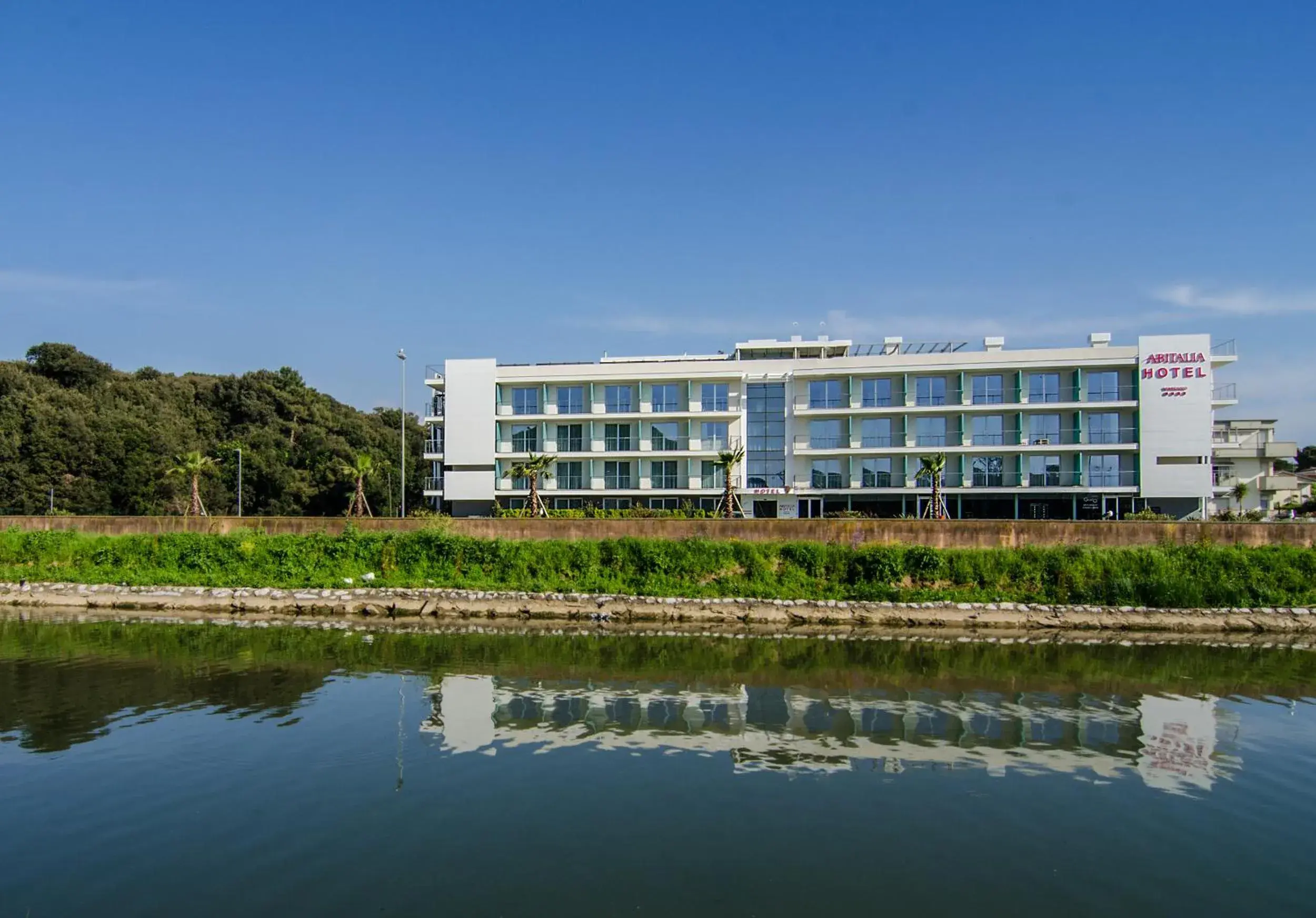 Facade/entrance, Property Building in Hotel Viareggio