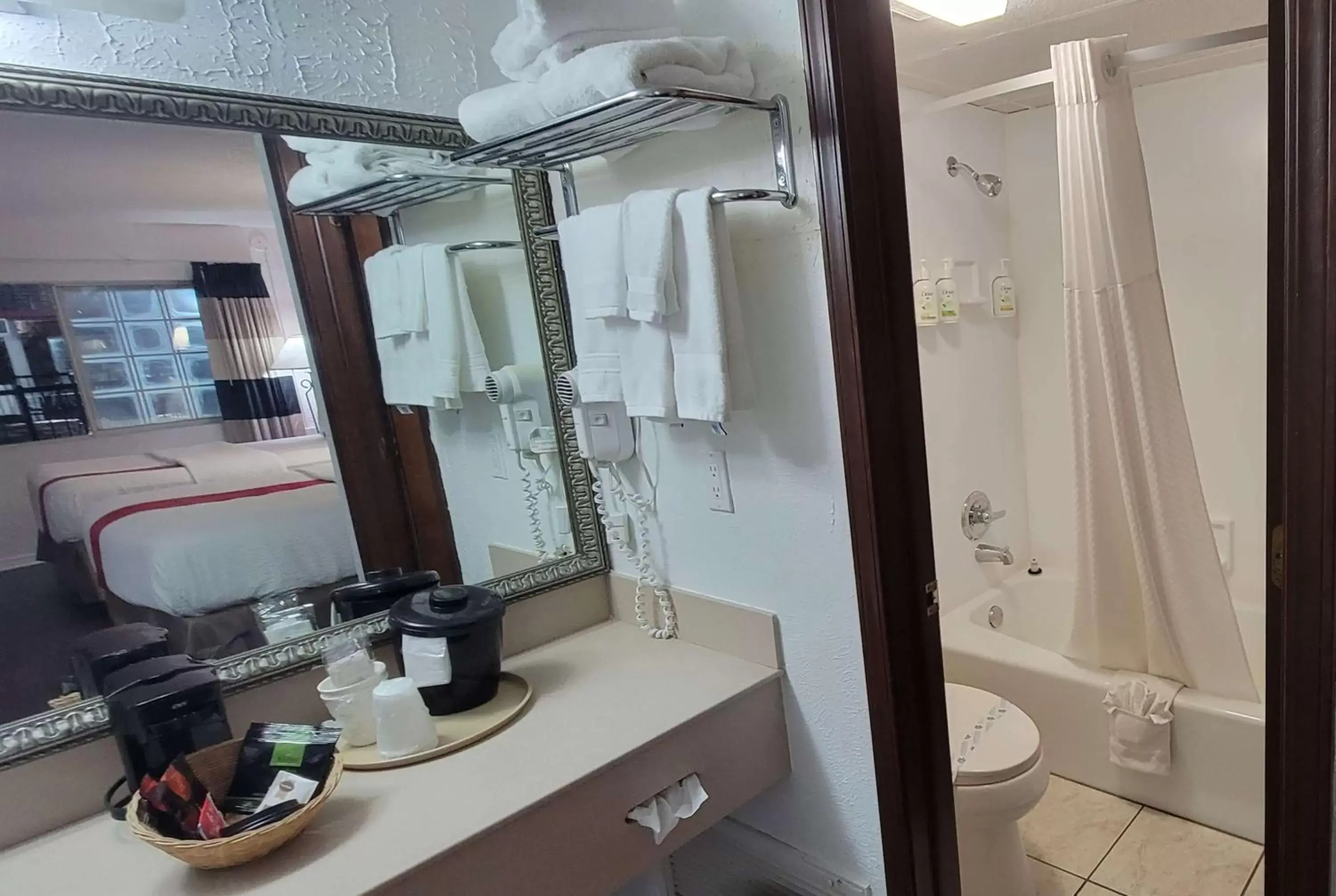 TV and multimedia, Bathroom in Ramada by Wyndham Mountain Home